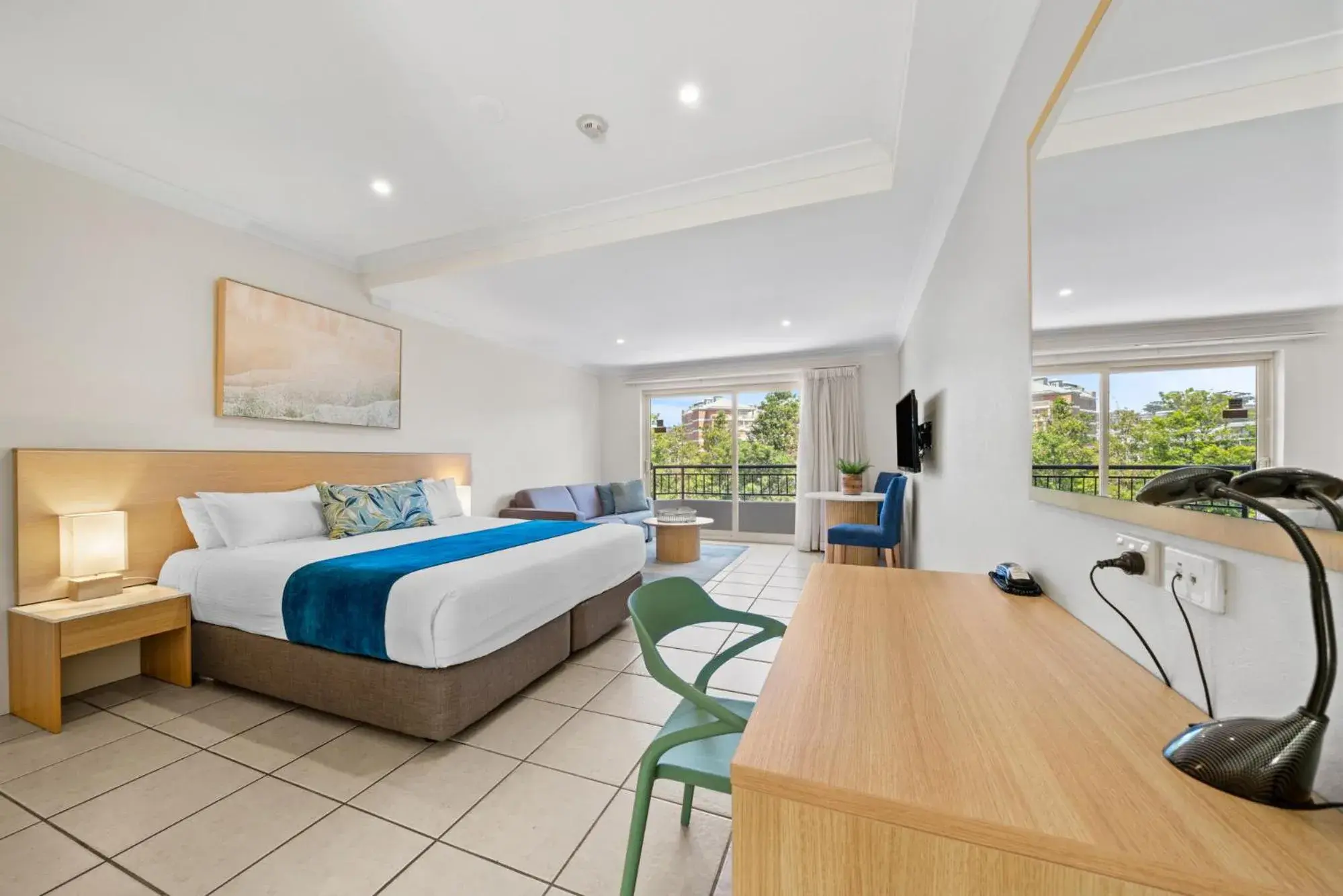 Photo of the whole room, Bed in Terrigal Sails Serviced Apartments Photo of the whole room, Bed in Terrigal Sails Serviced Apartments