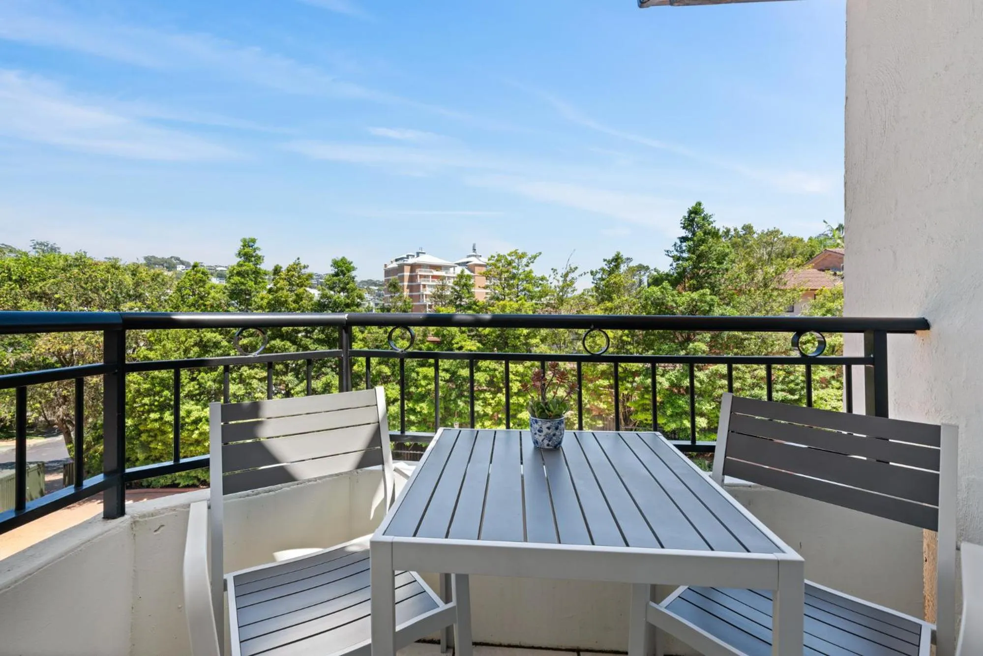 Balcony/Terrace in Terrigal Sails Serviced Apartments