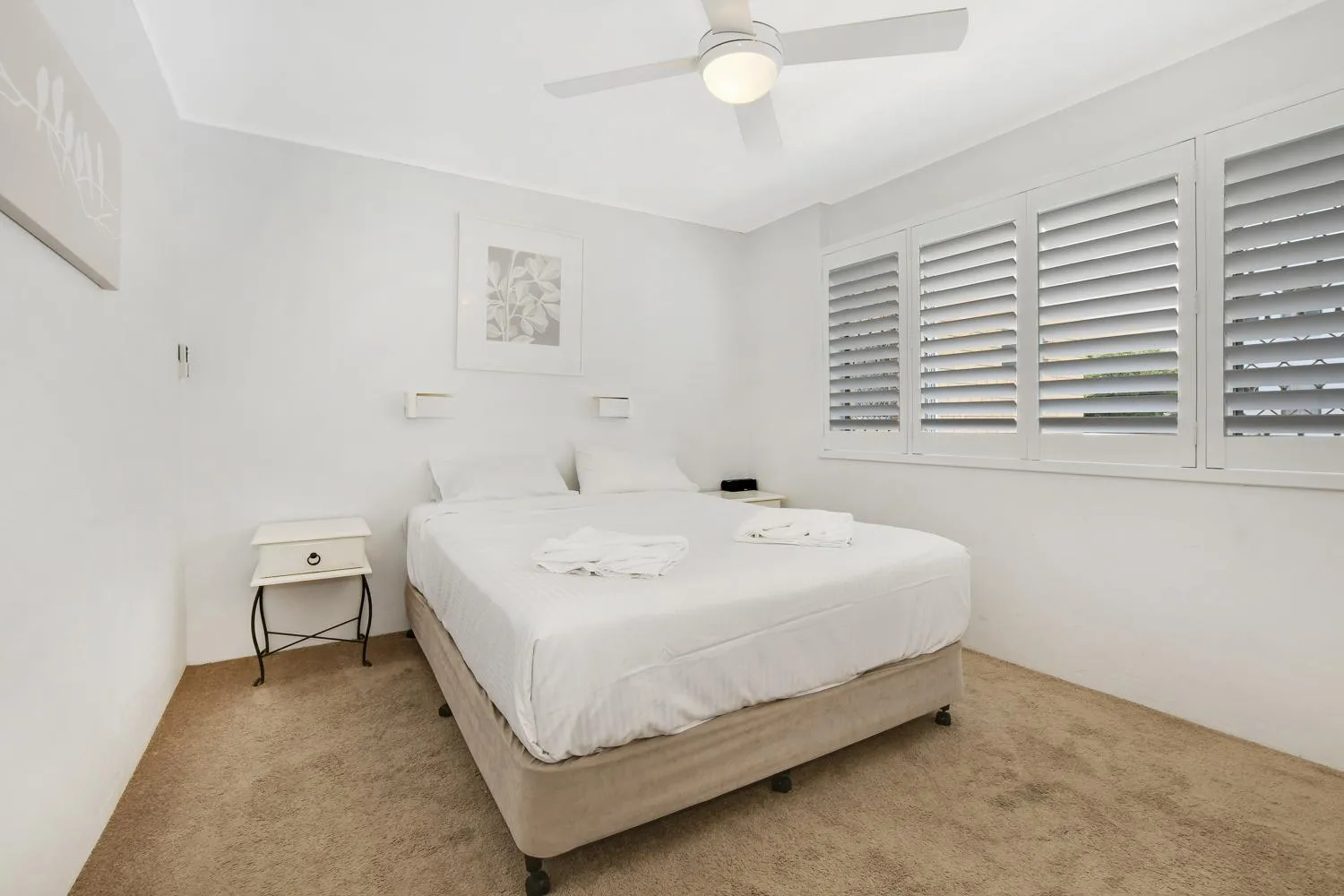 Bed in 2 Bedroom Top Floor Unit - Ocean Views and Pool- Headlands Resort