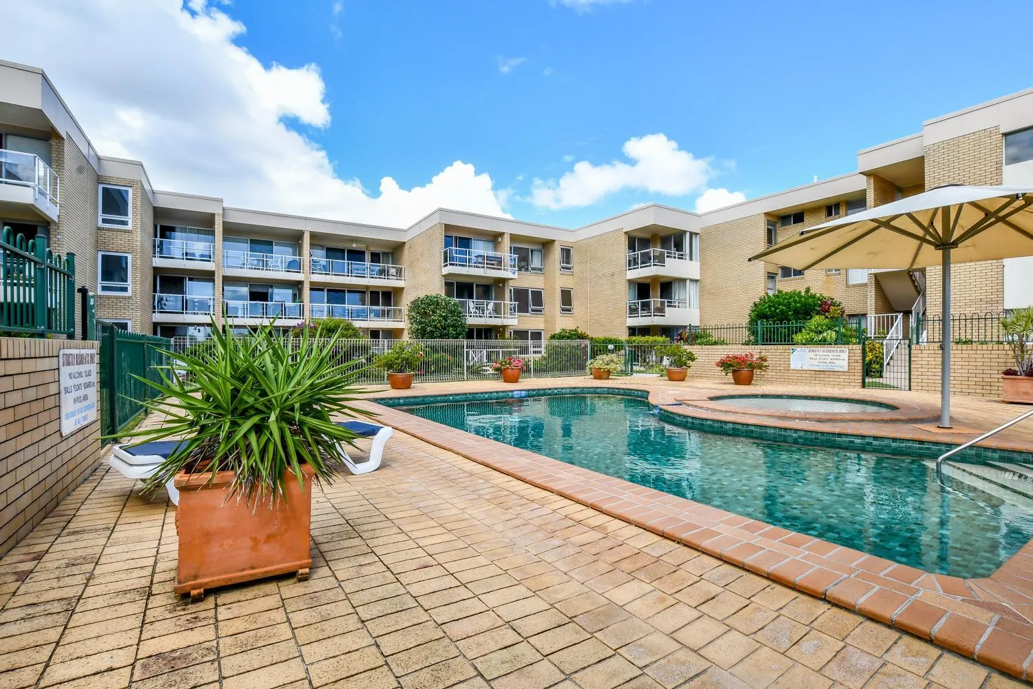 Property building in 2 Bedroom Top Floor Unit - Ocean Views and Pool- Headlands Resort