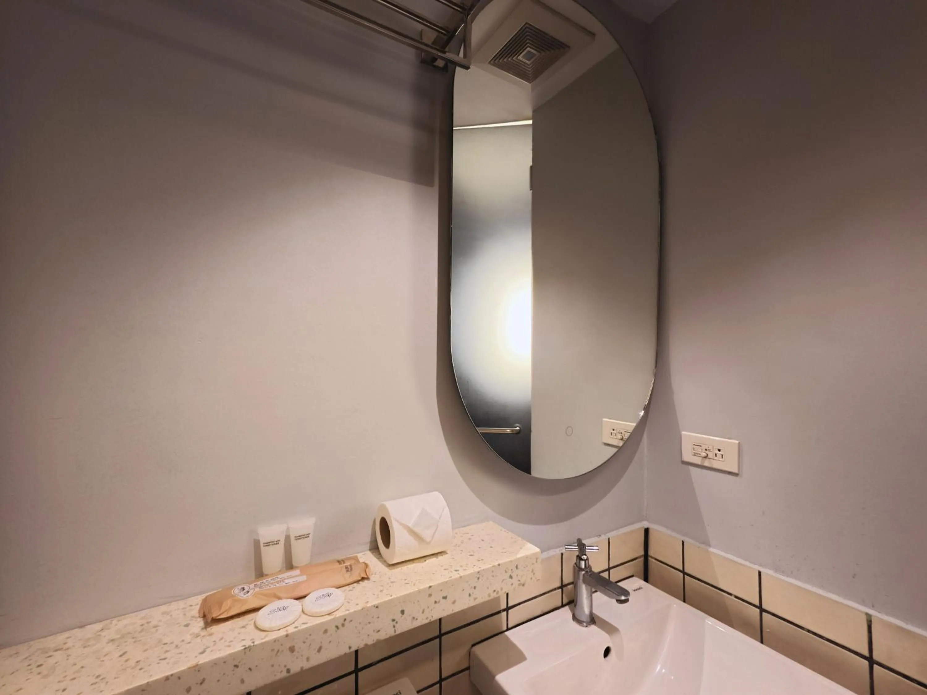 Bathroom in Citizen Hotel