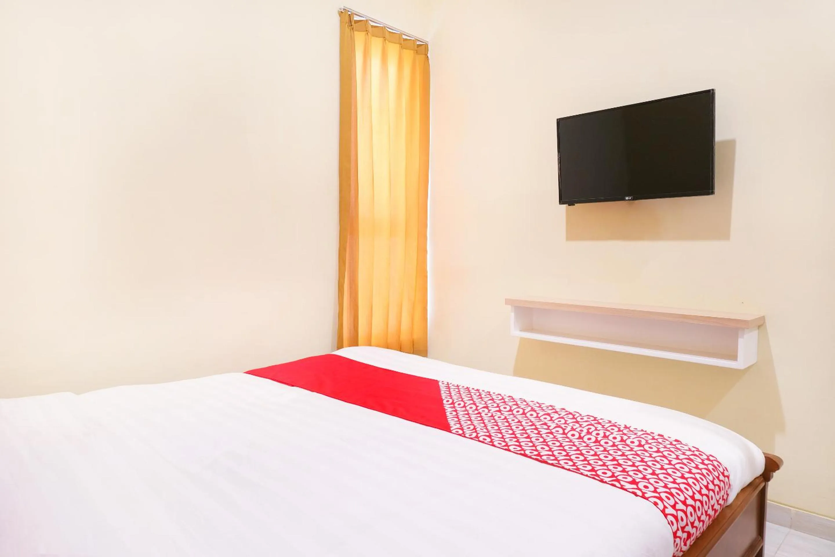 Bedroom, Bed in Hotel O DeHome Family