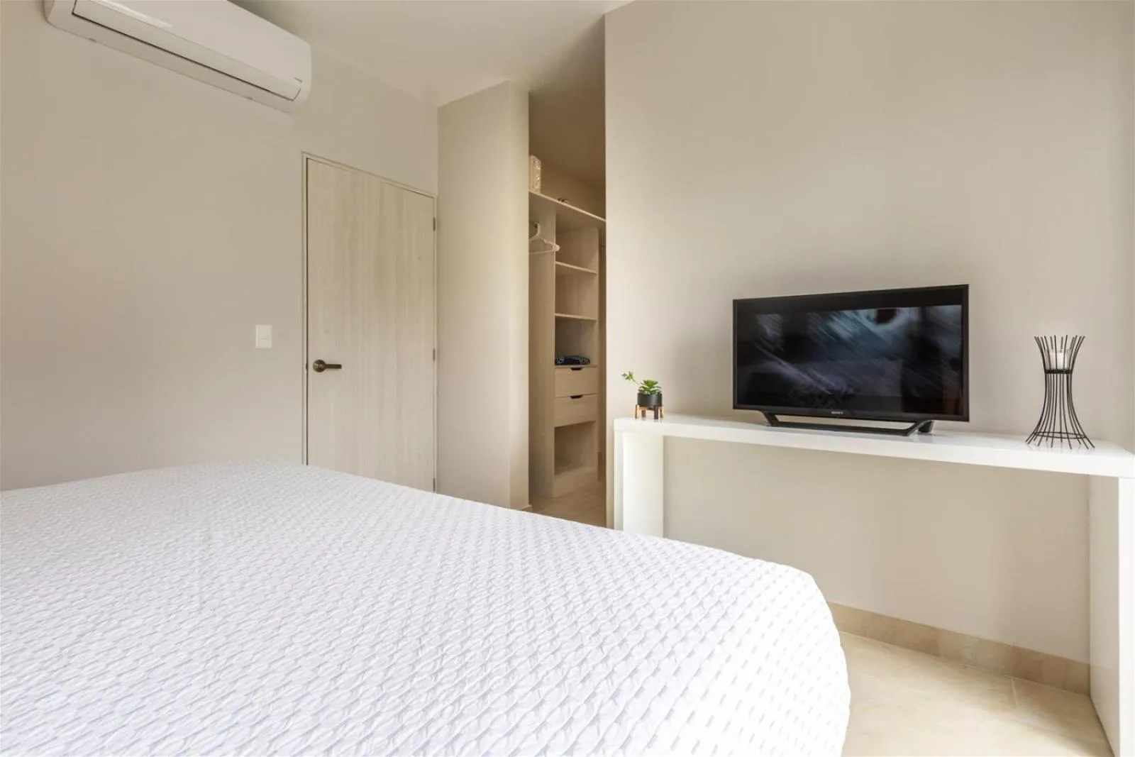 Bedroom, Bed in Ciudad Mayakoba Homes by Vimex