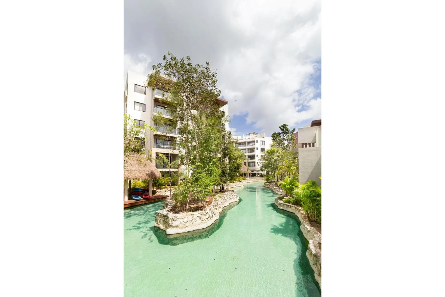 Swimming pool in Ciudad Mayakoba Homes by Vimex