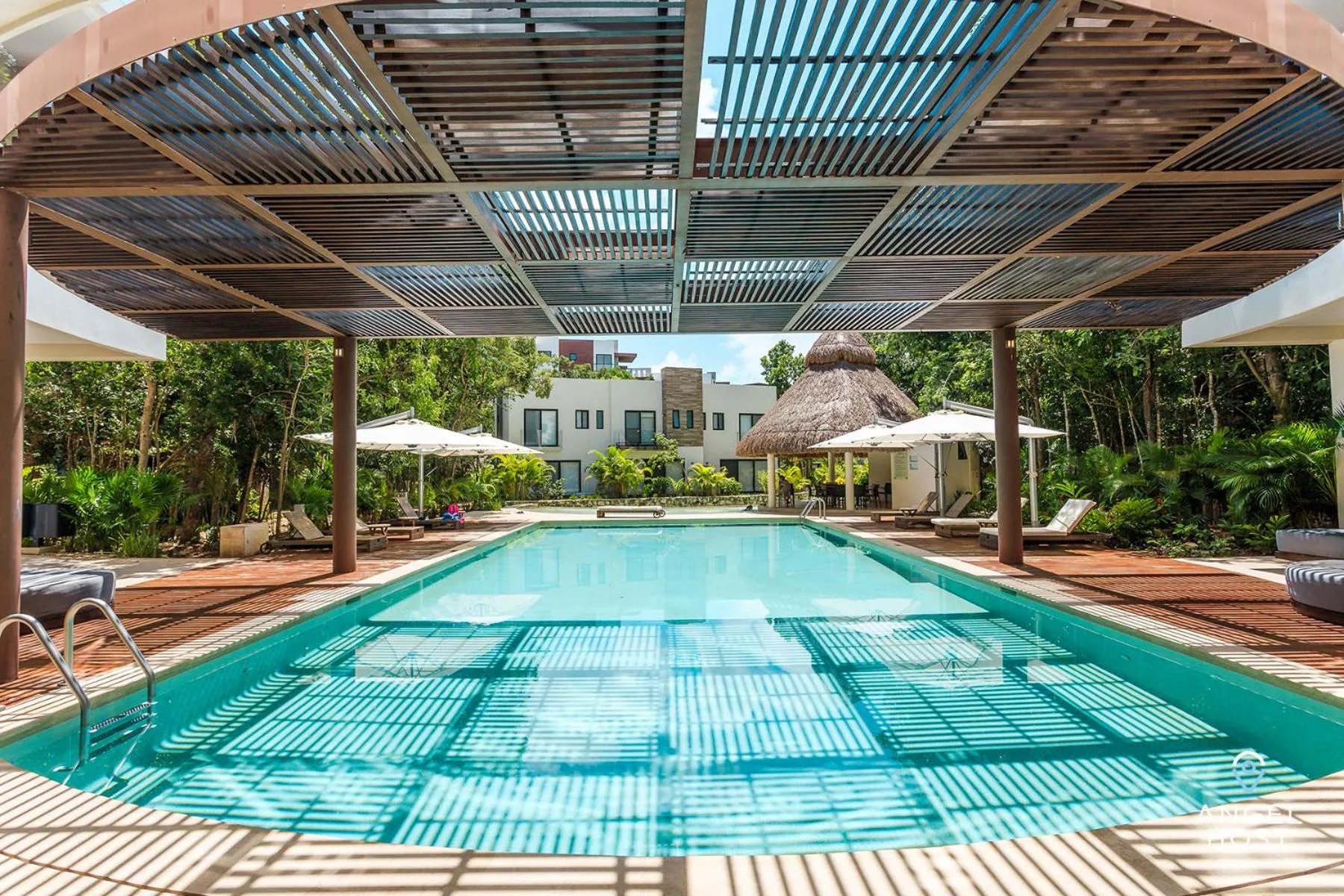 Swimming pool in Ciudad Mayakoba Homes by Vimex