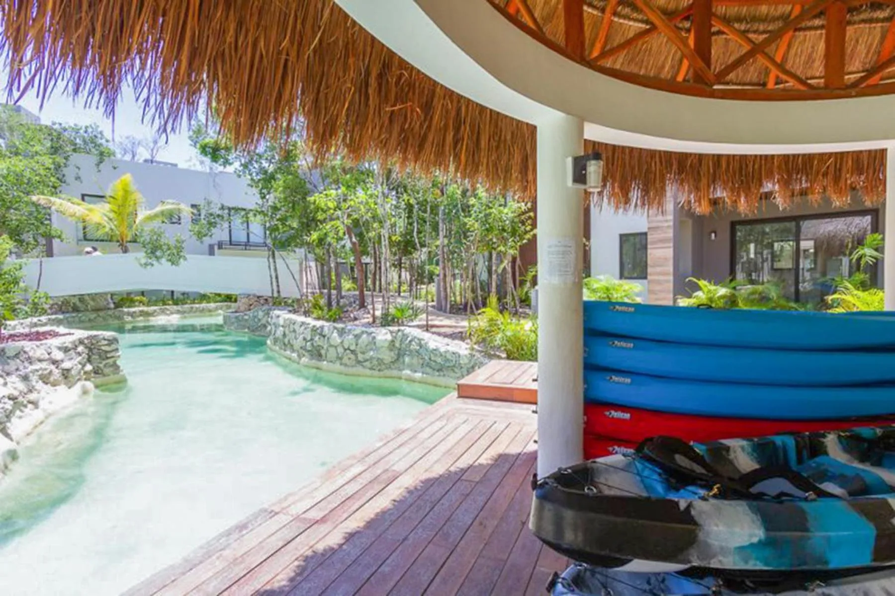 Swimming pool in Ciudad Mayakoba Homes by Vimex