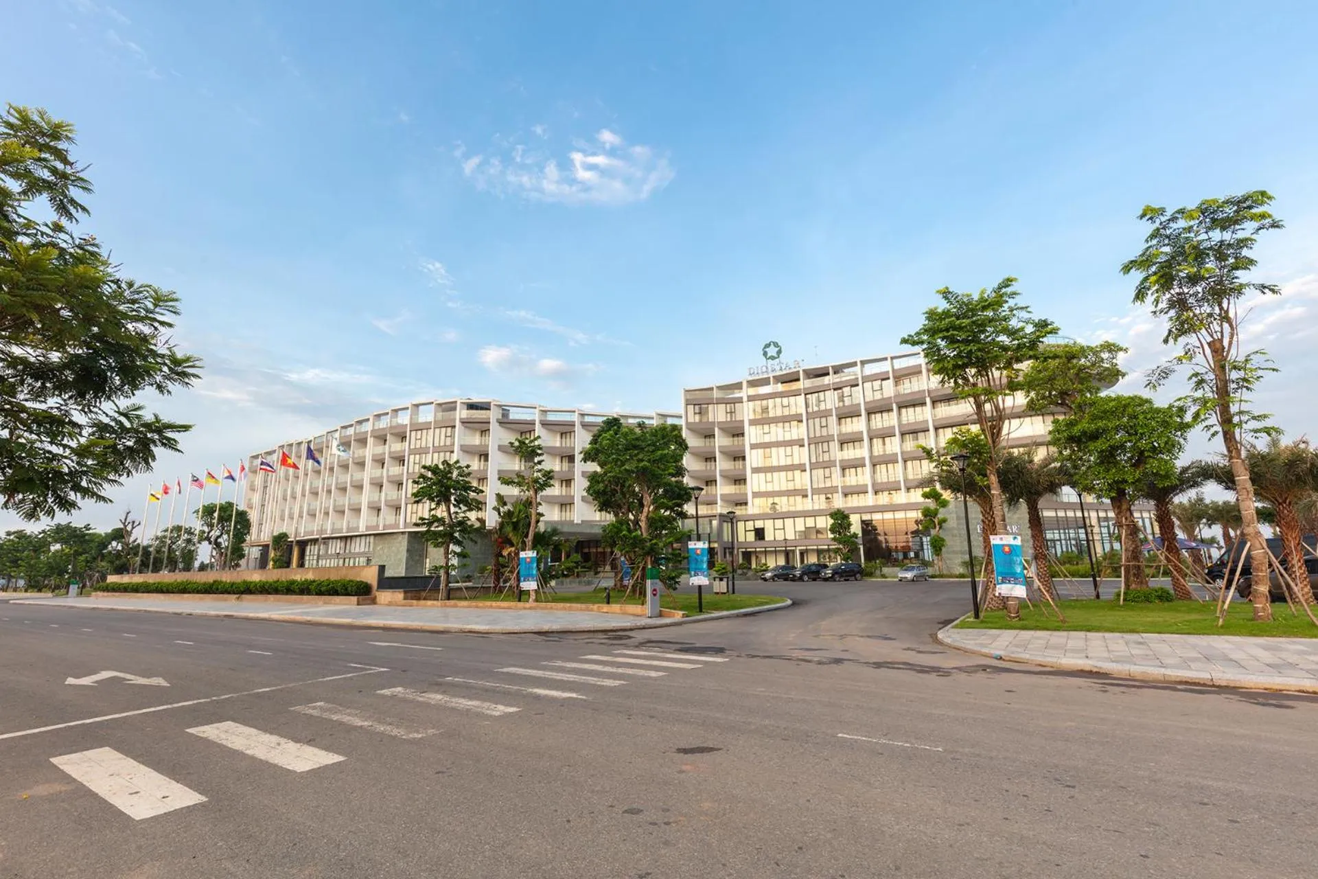 Facade/entrance in DIC Star Hotels & Resorts Vinh Phuc