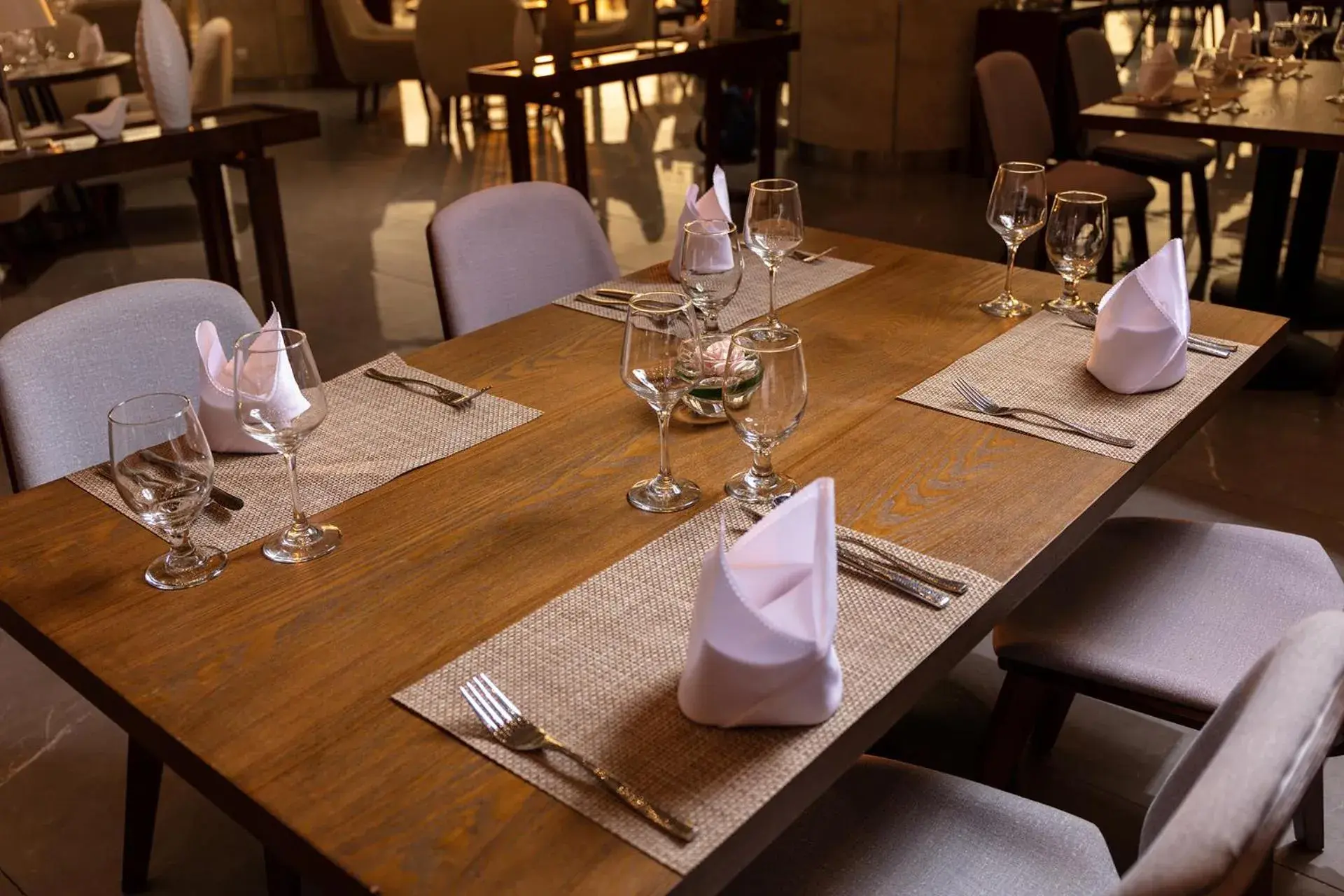 Restaurant/places to eat in DIC Star Hotels & Resorts Vinh Phuc Restaurant/places to eat in DIC Star Hotels & Resorts Vinh Phuc