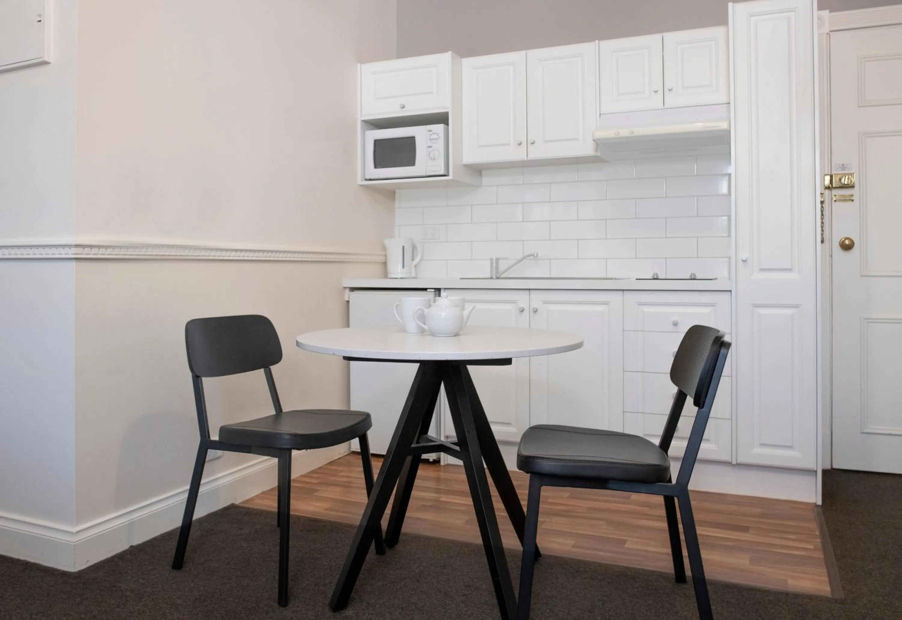 Kitchen or kitchenette in Majestic Tynte Street Apartments