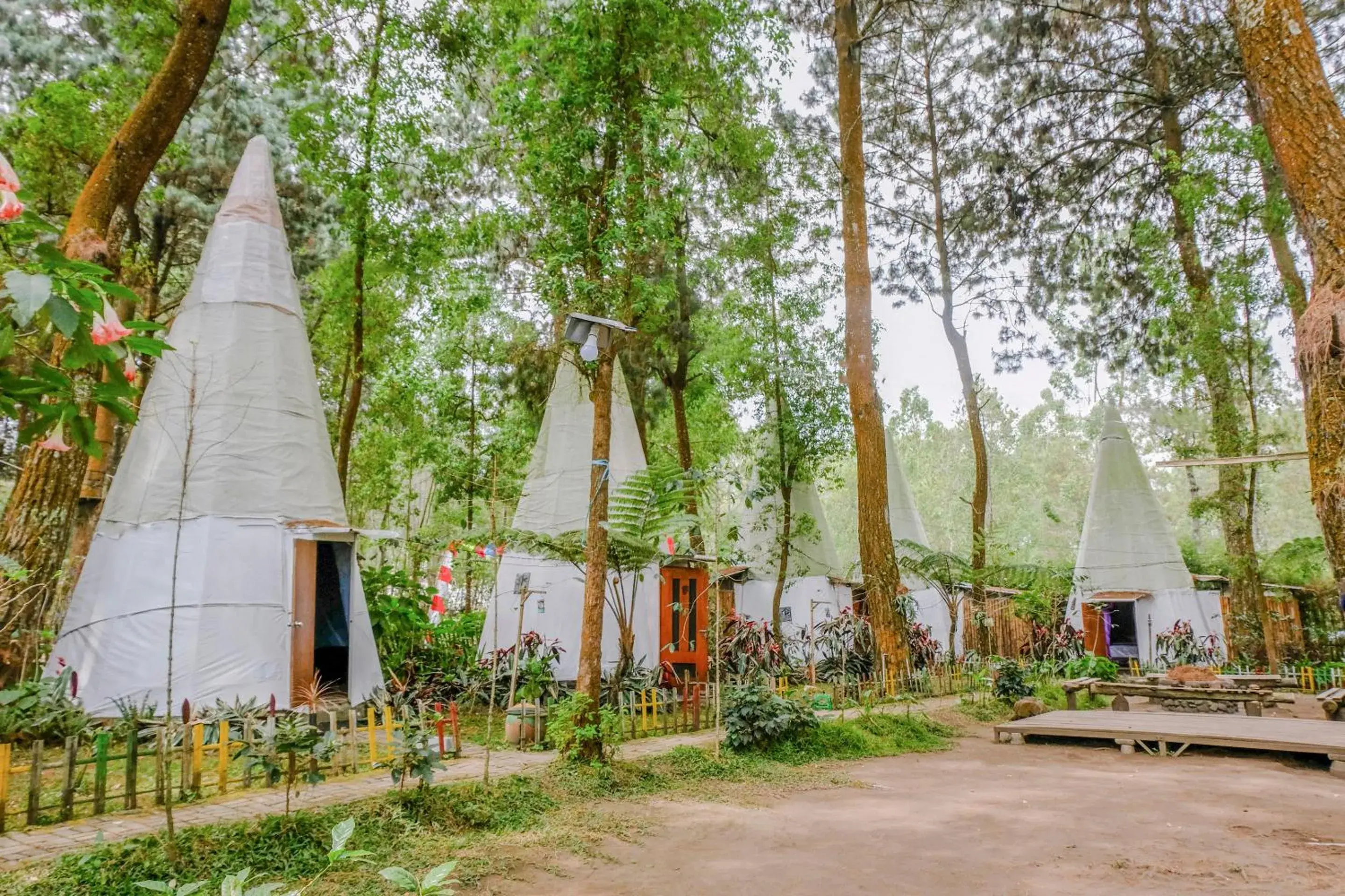 Property building in RedDoorz @ Apache Camp Property building in RedDoorz @ Apache Camp