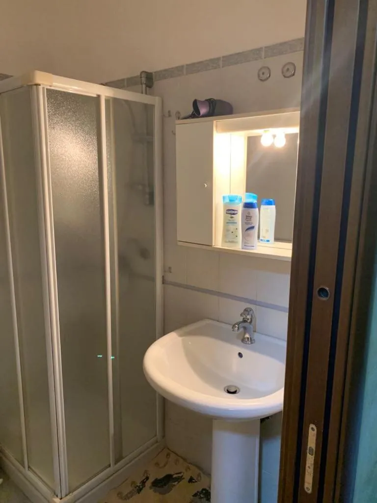 Airport Bedroom House