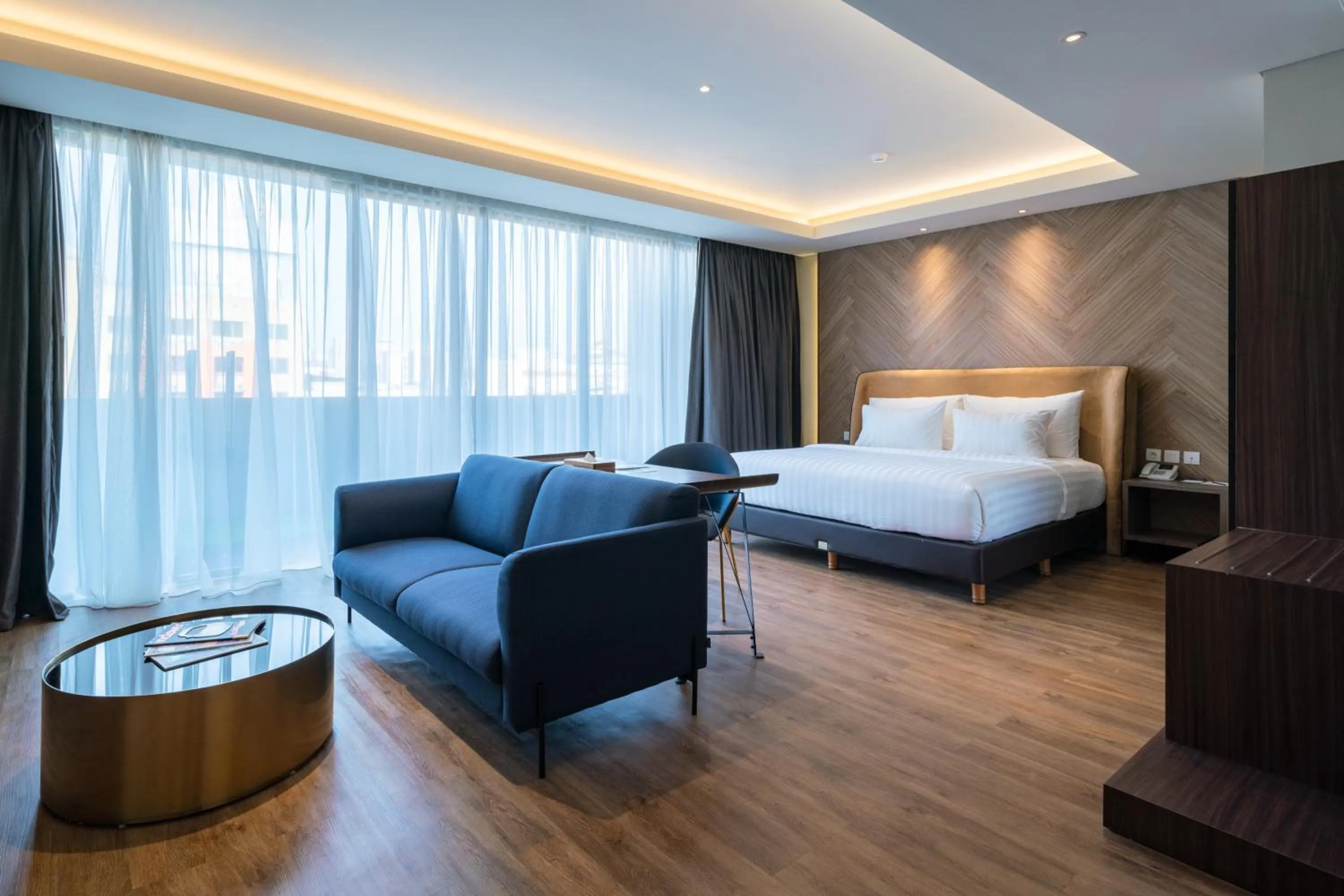 Photo of the whole room, Bed in Luminor Hotel Jakarta Kota By WH