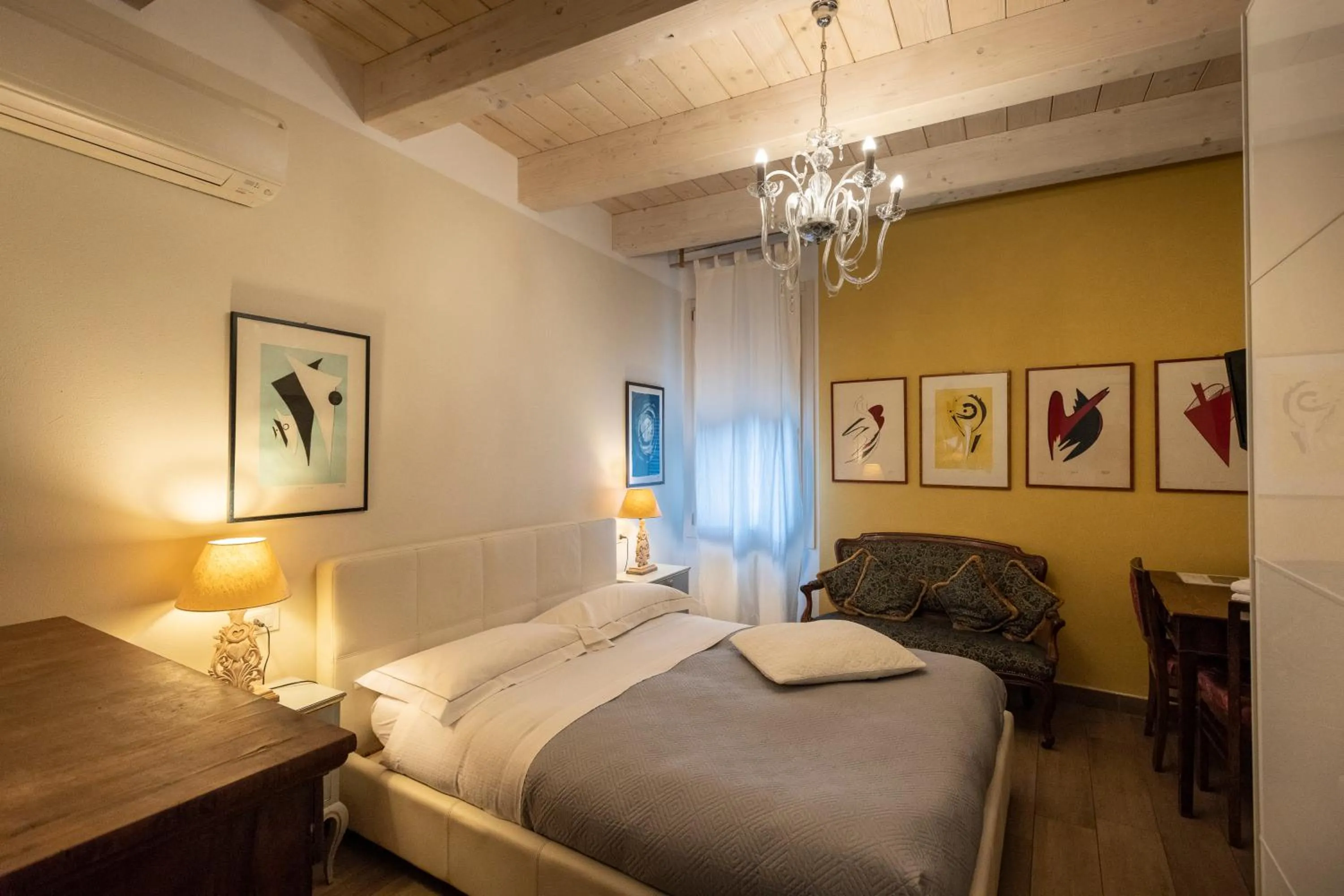 Bed in Al Battistero Luxury Suite