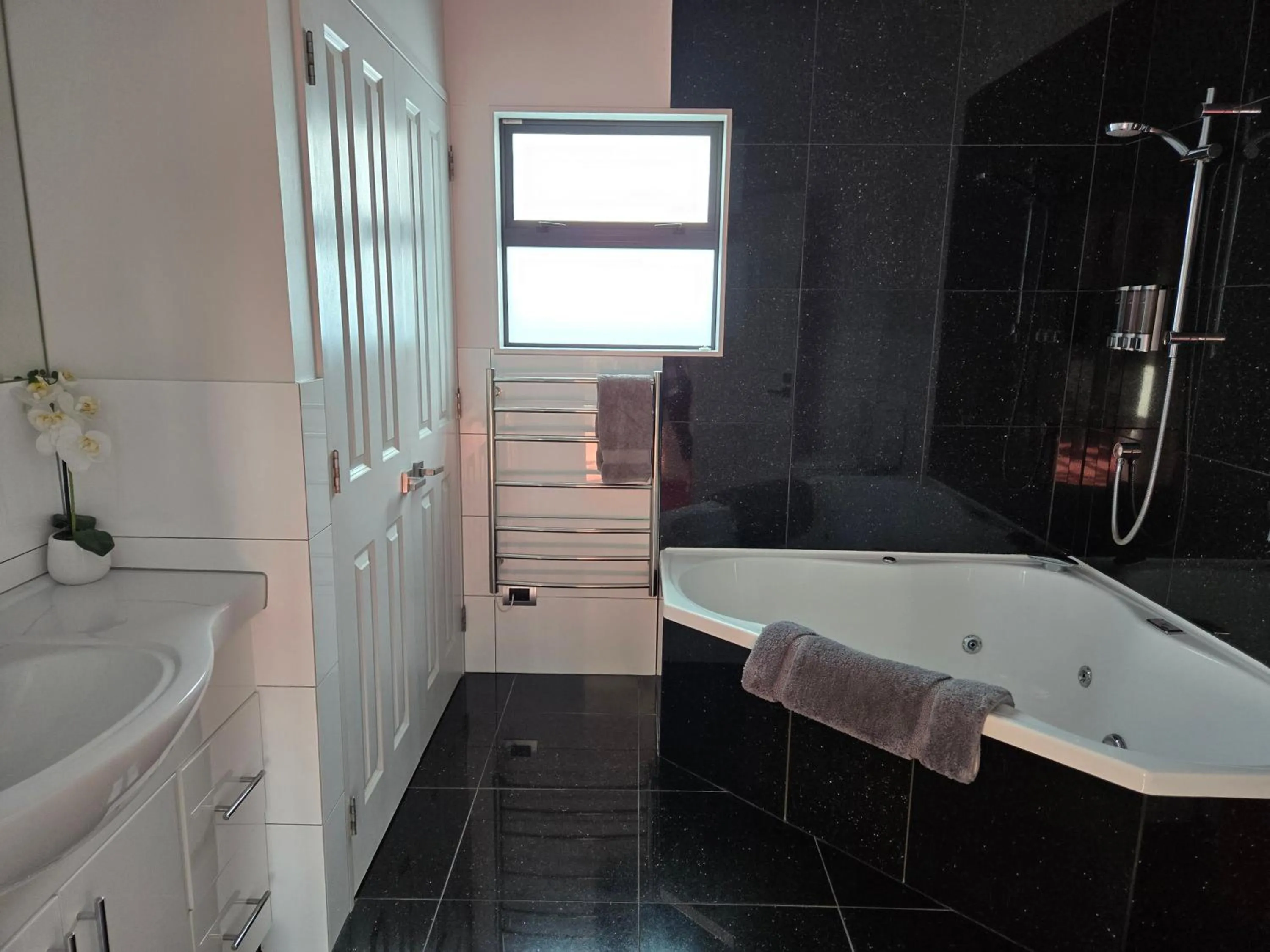 Bathroom in De Vine Martinborough 14 Cologne Street
