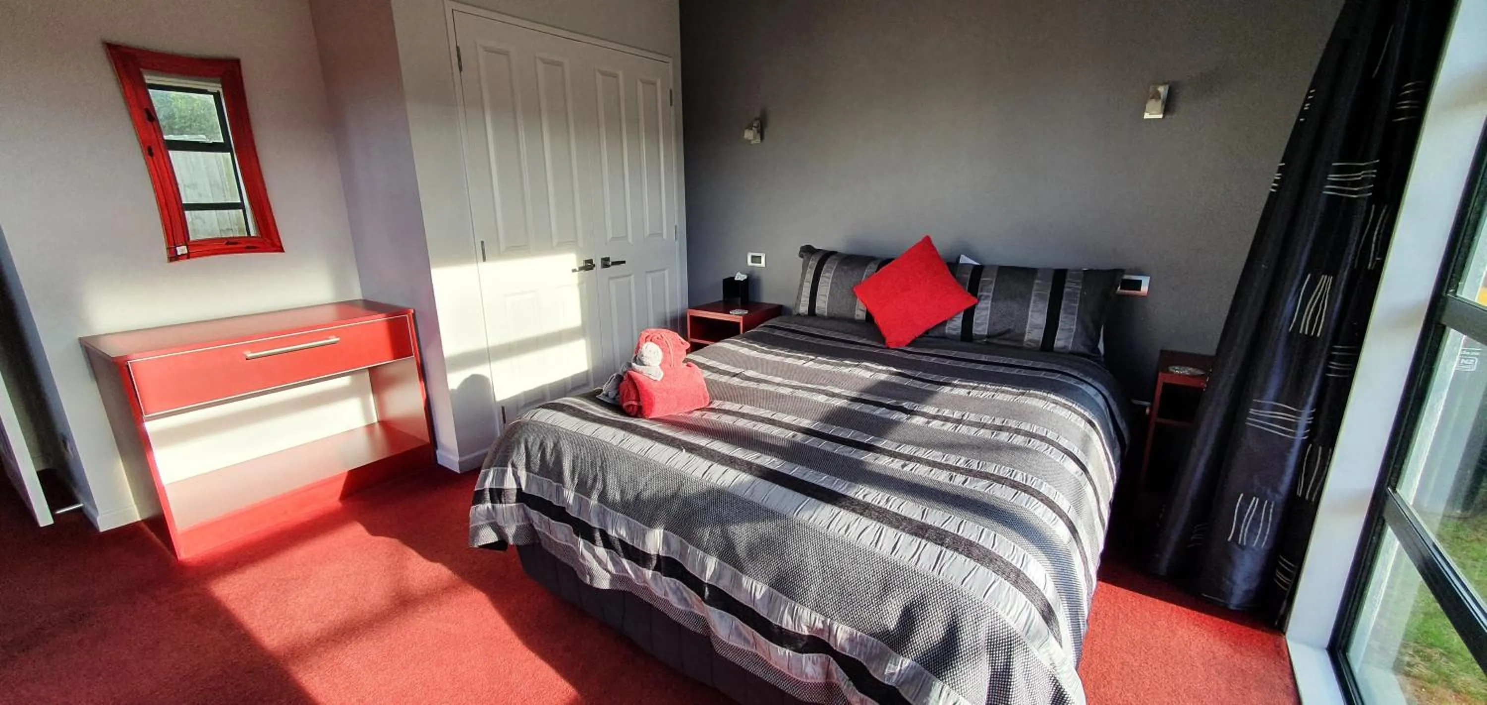 Bedroom, Bed in De Vine Martinborough 14 Cologne Street