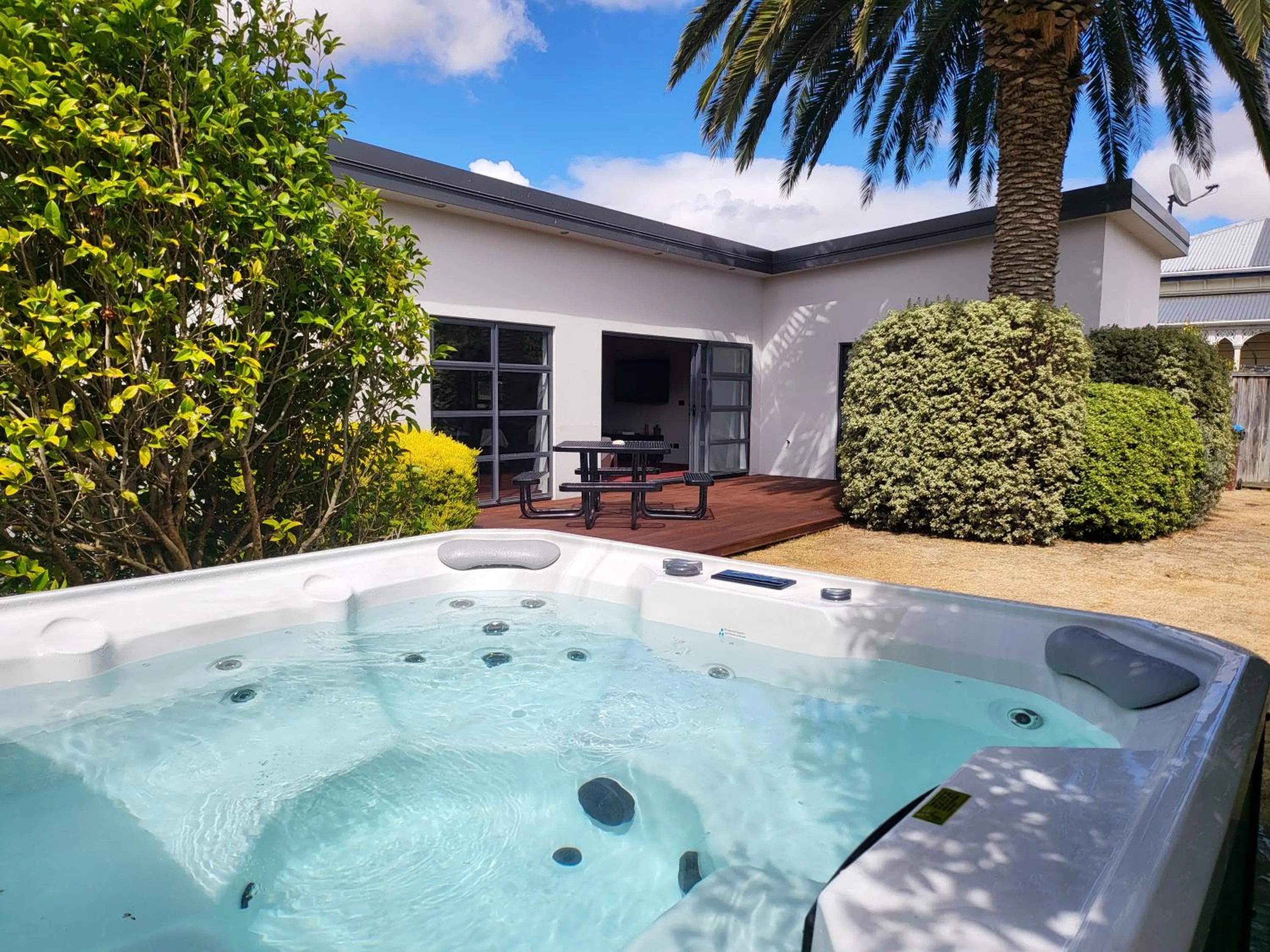Hot Tub in De Vine Martinborough 14 Cologne Street