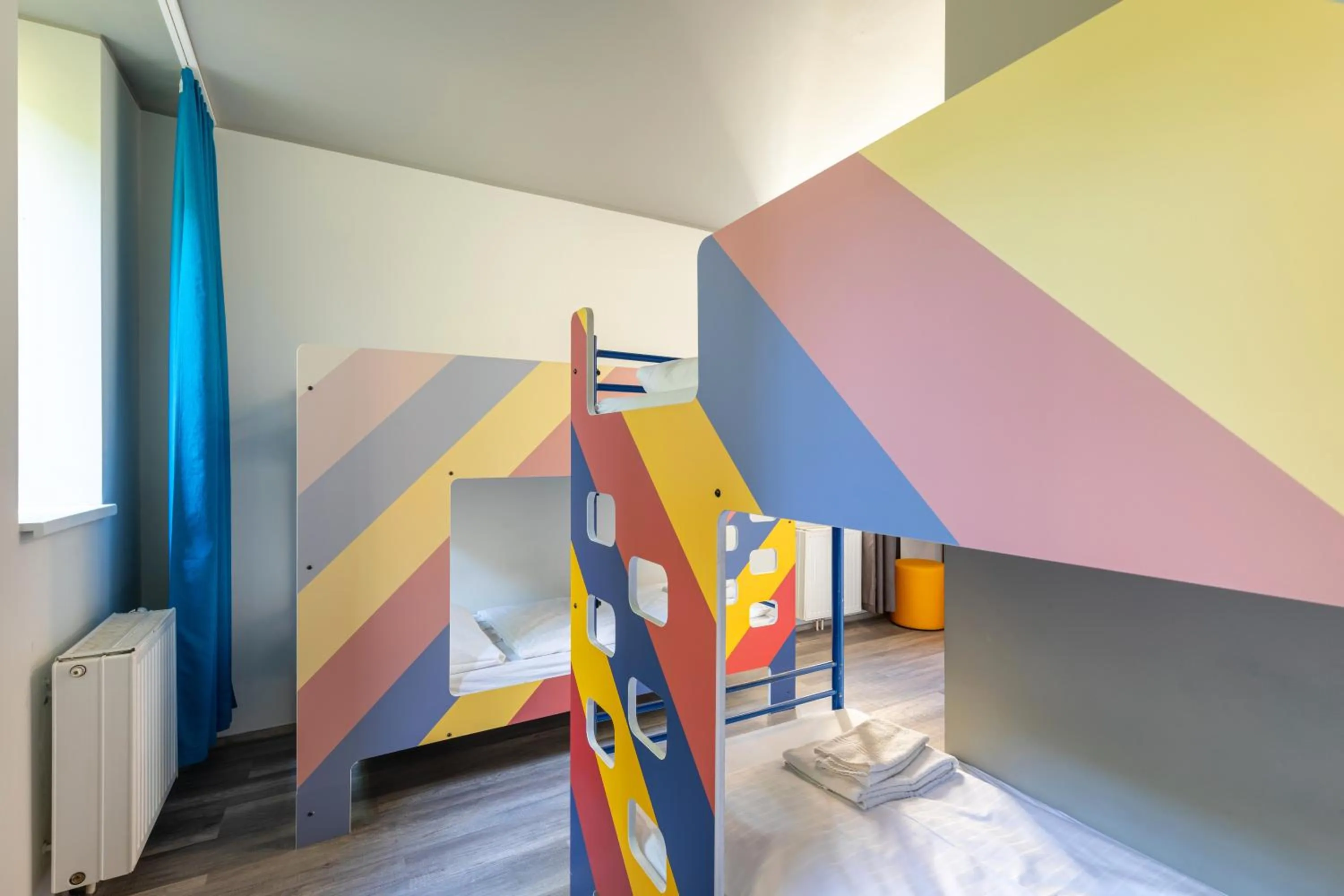 Photo of the whole room, Bed in a&o Wien Hauptbahnhof