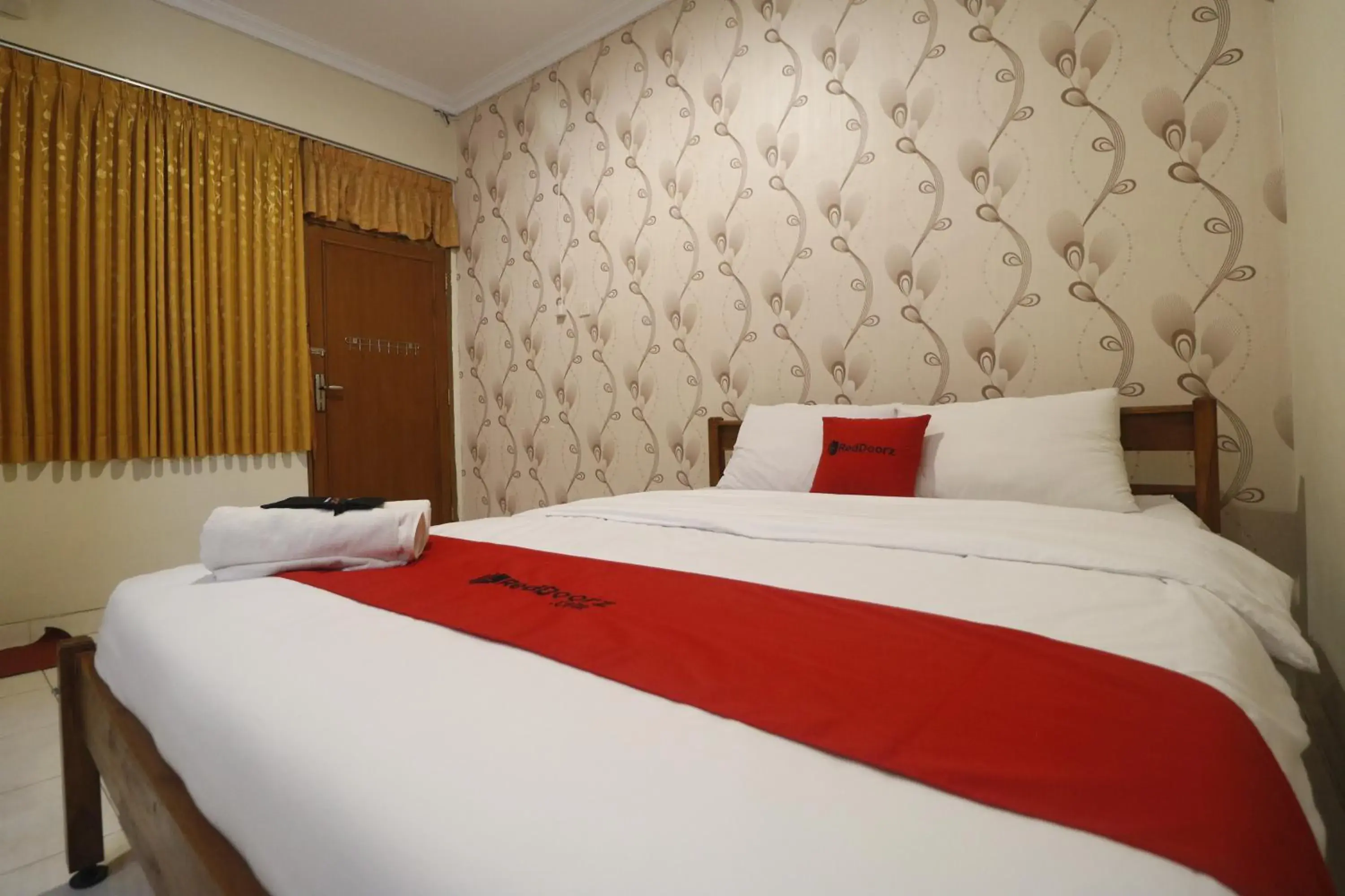 Bedroom, Bed in RedDoorz Plus @ Jalan Parangtritis 2 Bedroom, Bed in RedDoorz Plus @ Jalan Parangtritis 2