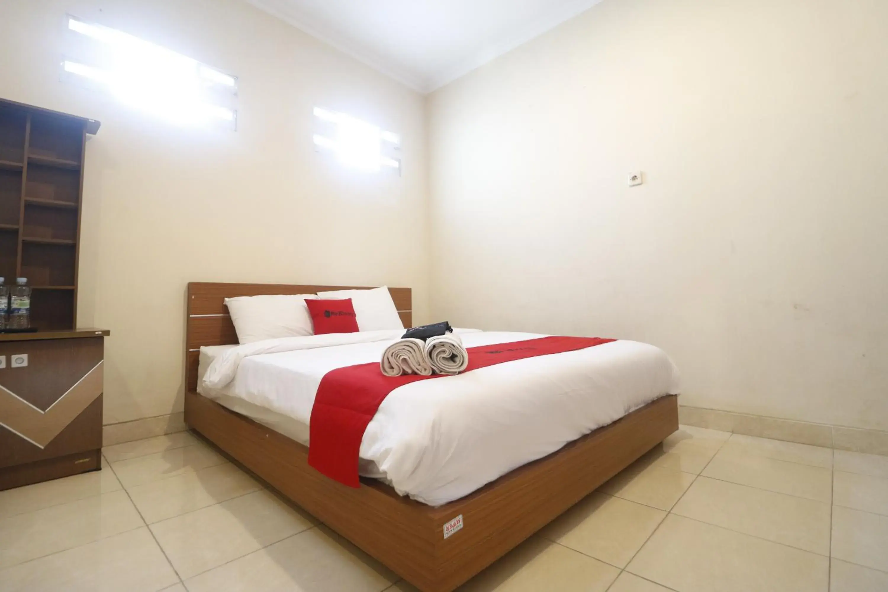 Bedroom, Bed in RedDoorz Plus @ Jalan Parangtritis 2 Bedroom, Bed in RedDoorz Plus @ Jalan Parangtritis 2