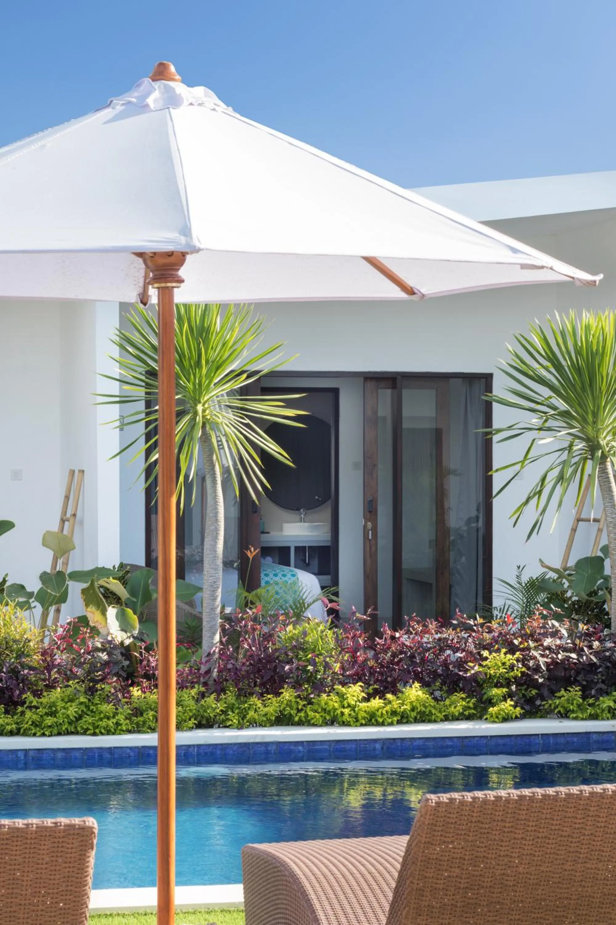 Swimming pool in Jago Gili Air