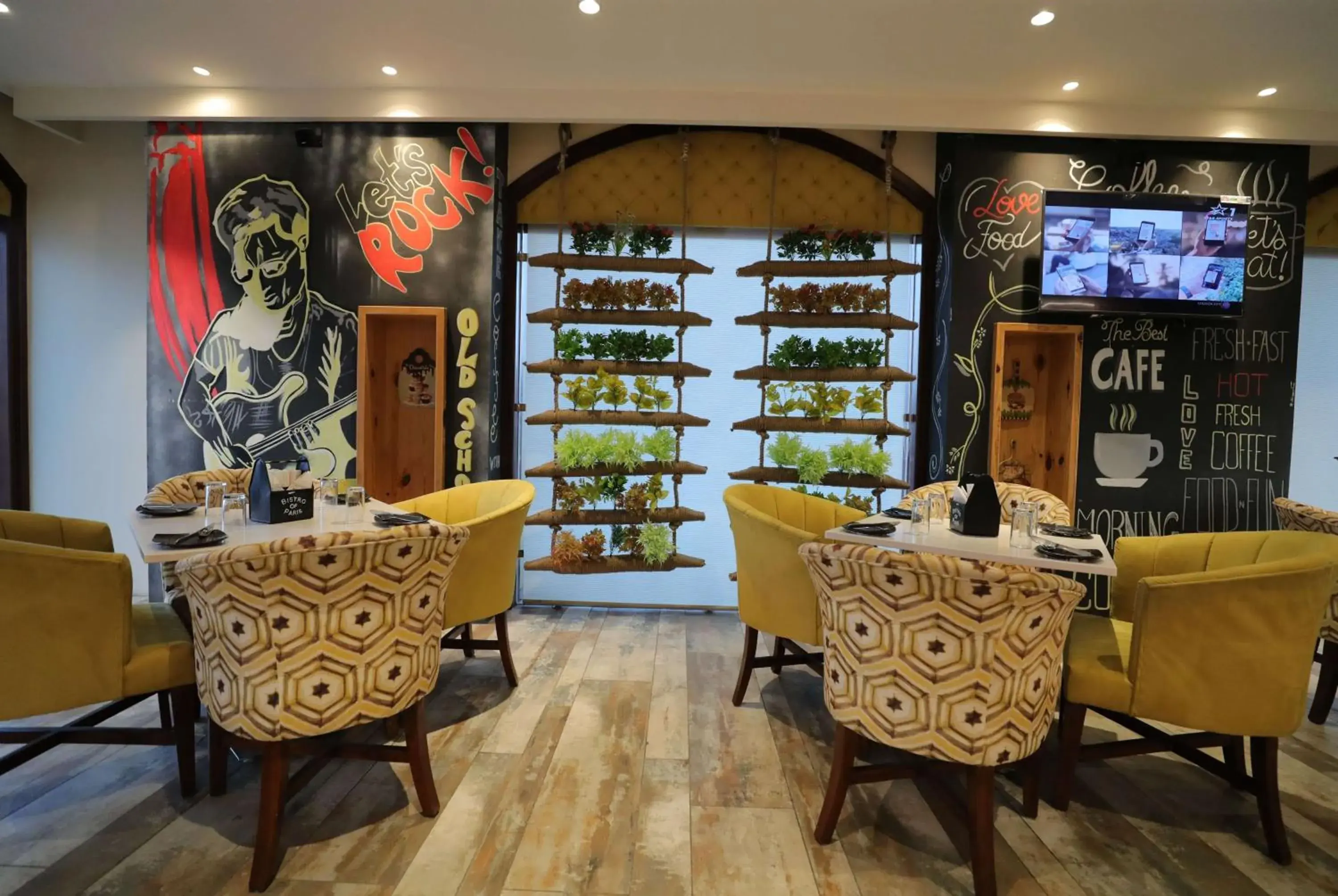 Restaurant/places to eat in Ramada by Wyndham Kapurthala Restaurant/places to eat in Ramada by Wyndham Kapurthala