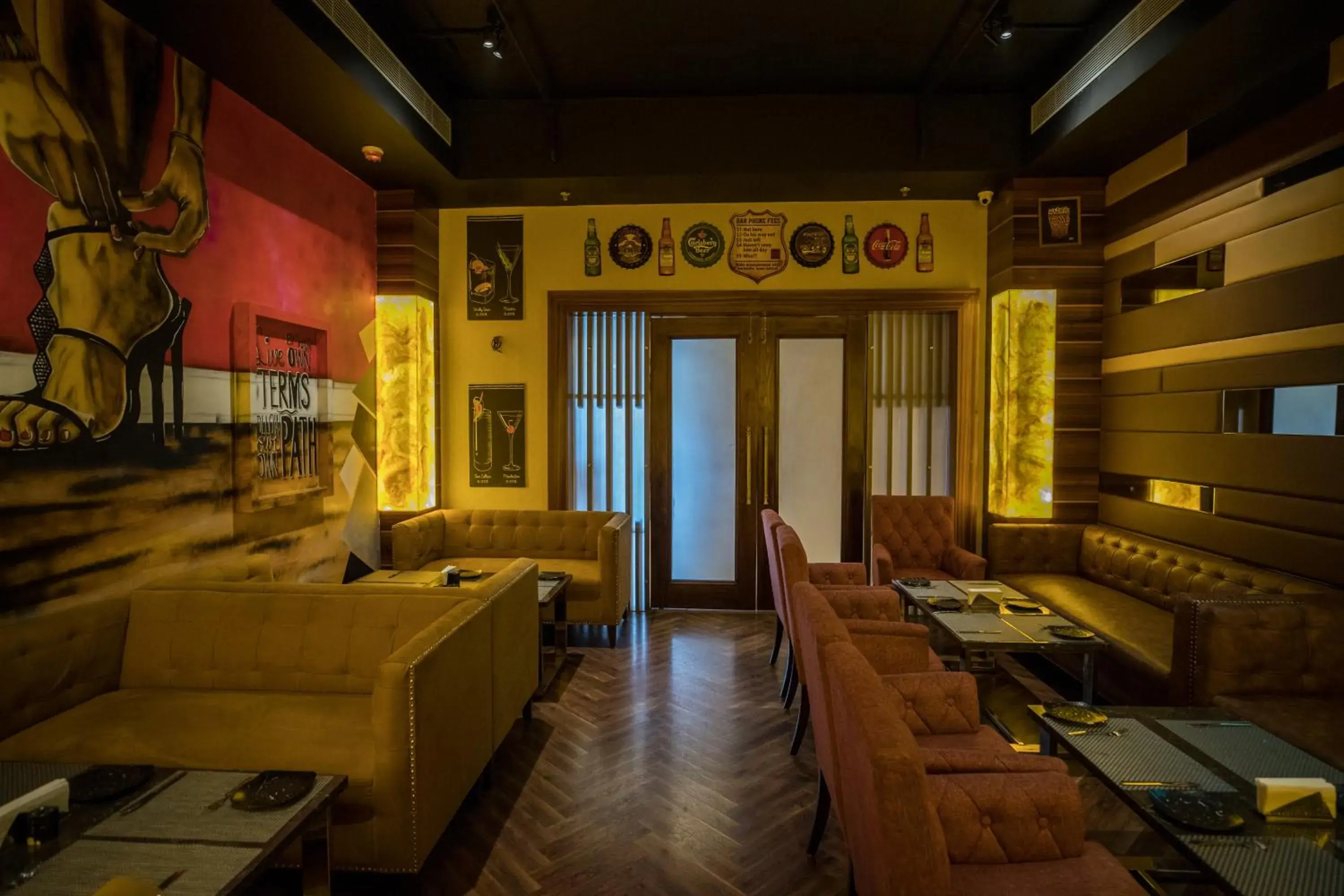 Lounge or bar in Ramada by Wyndham Kapurthala Lounge or bar in Ramada by Wyndham Kapurthala