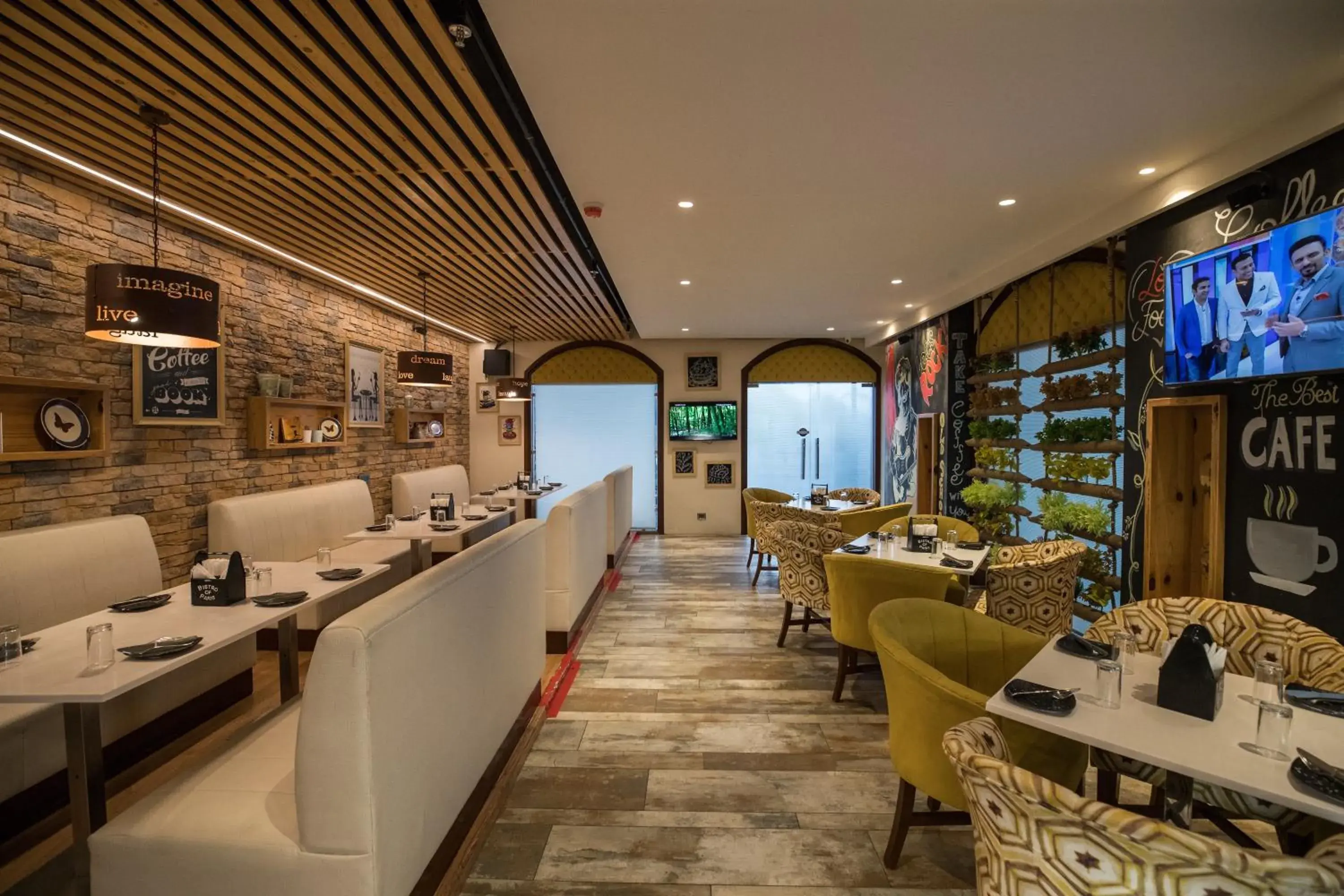 Restaurant/places to eat in Ramada by Wyndham Kapurthala Restaurant/places to eat in Ramada by Wyndham Kapurthala