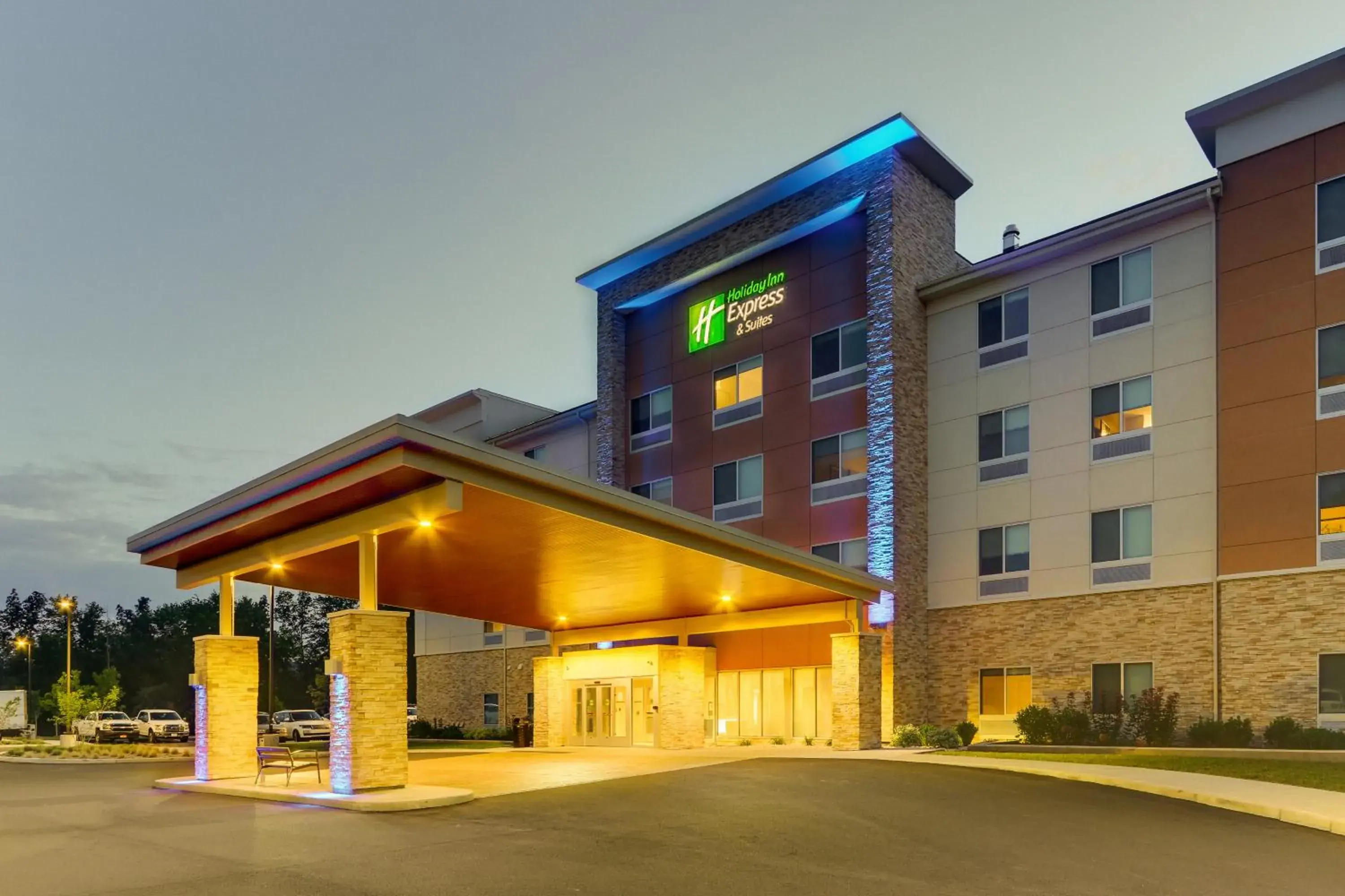 Property building in Holiday Inn Express & Suites - Saugerties - Hudson Valley by IHG Property building in Holiday Inn Express & Suites - Saugerties - Hudson Valley by IHG