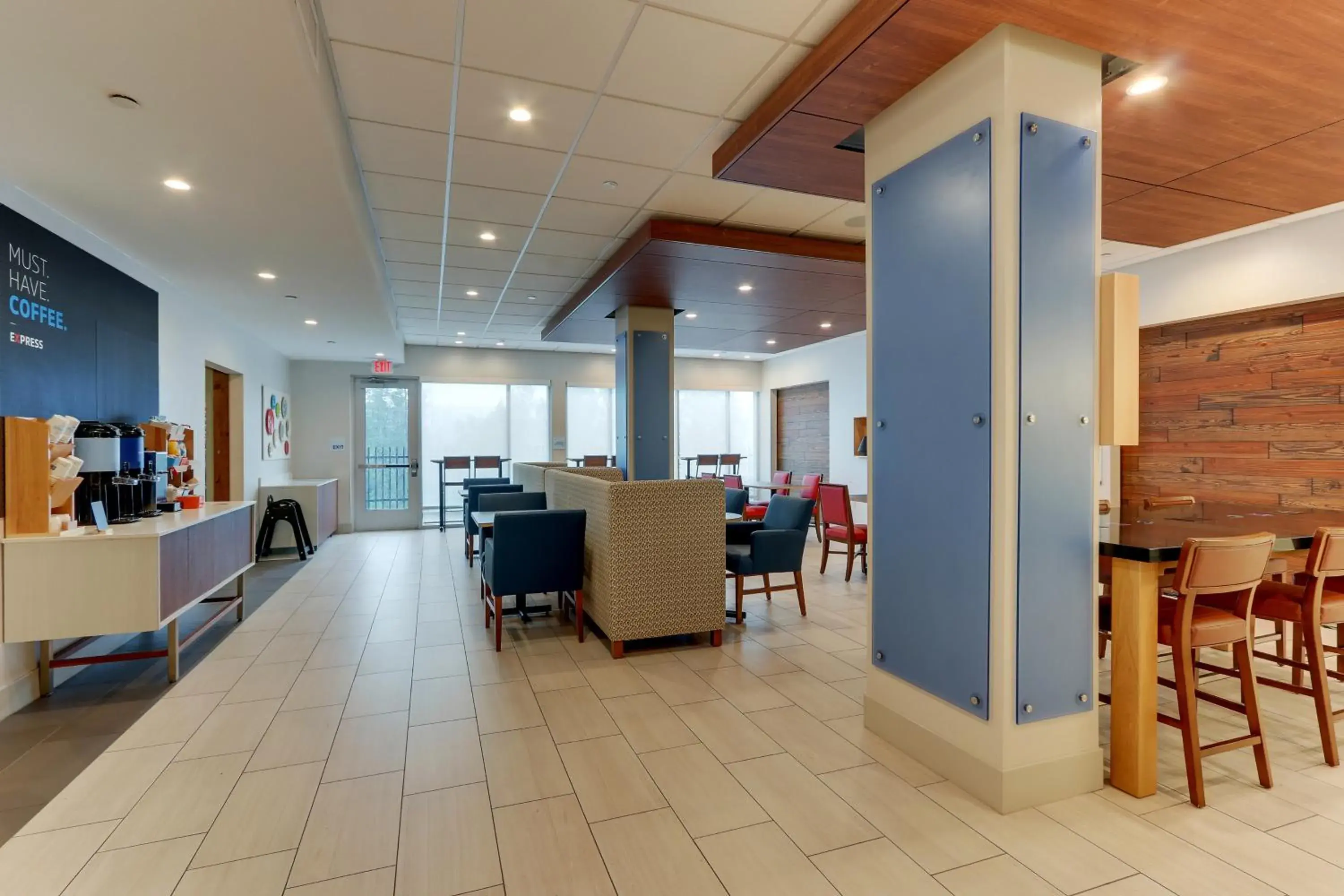 Lobby or reception in Holiday Inn Express & Suites - Saugerties - Hudson Valley by IHG Lobby or reception in Holiday Inn Express & Suites - Saugerties - Hudson Valley by IHG