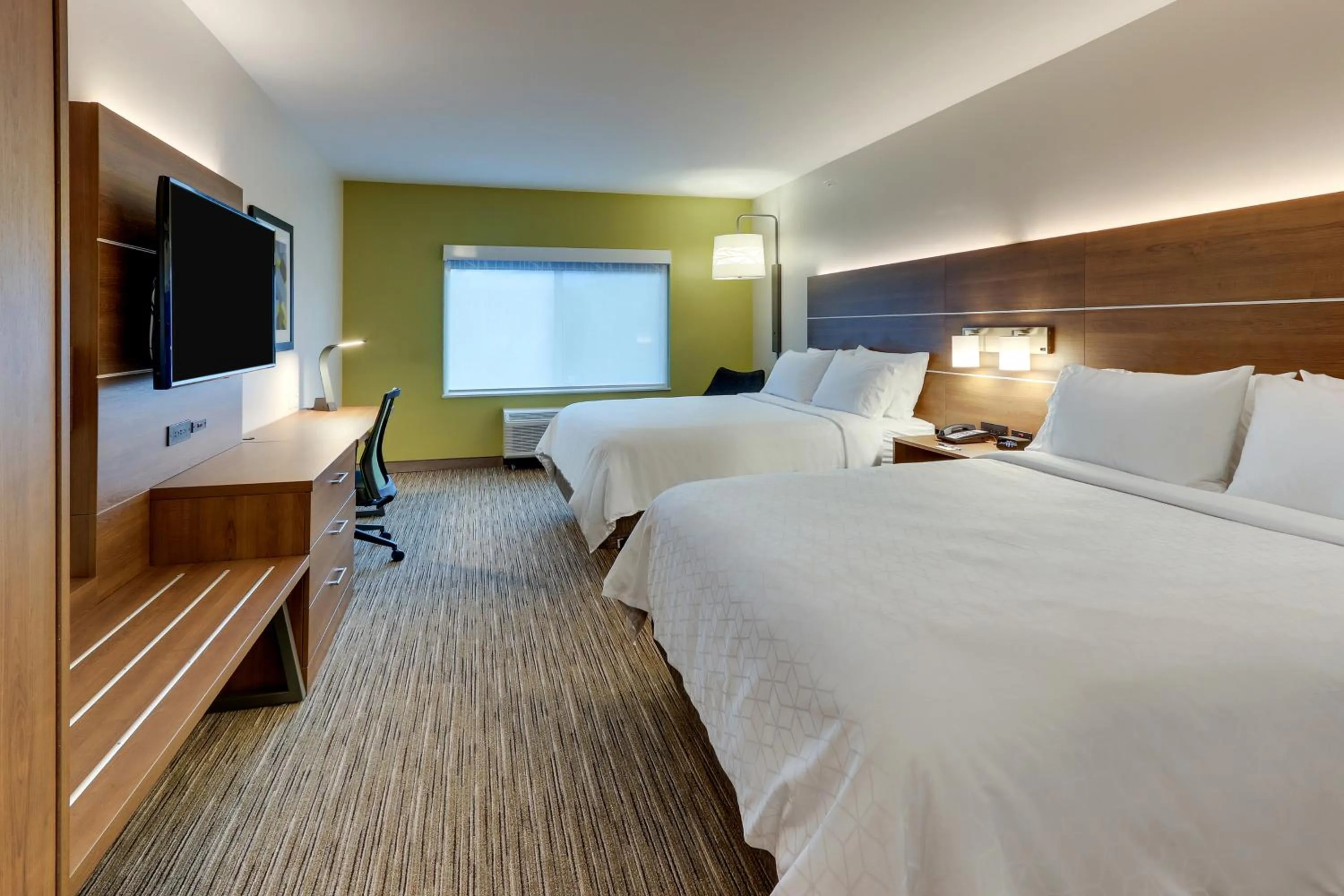 Photo of the whole room, Bed in Holiday Inn Express & Suites - Saugerties - Hudson Valley by IHG
