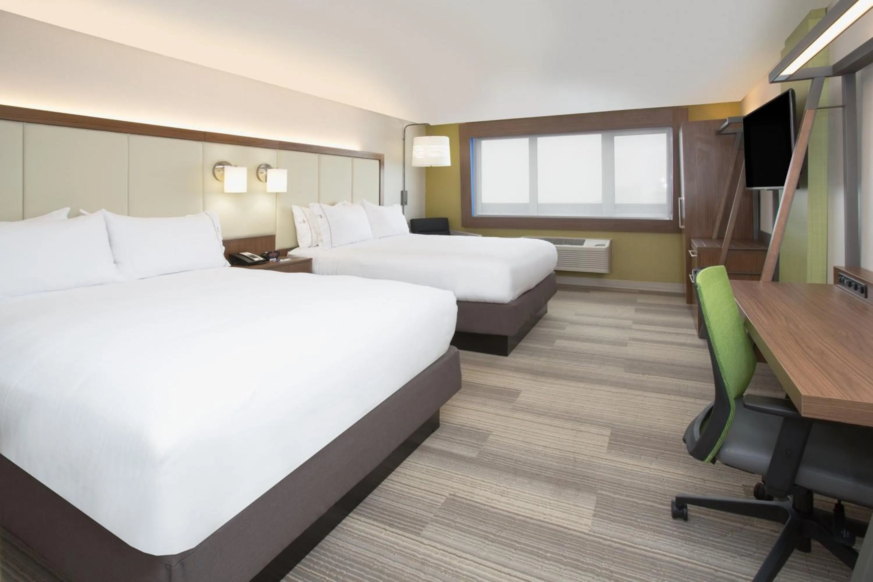 Photo of the whole room, Bed in Holiday Inn Express & Suites - Saugerties - Hudson Valley by IHG