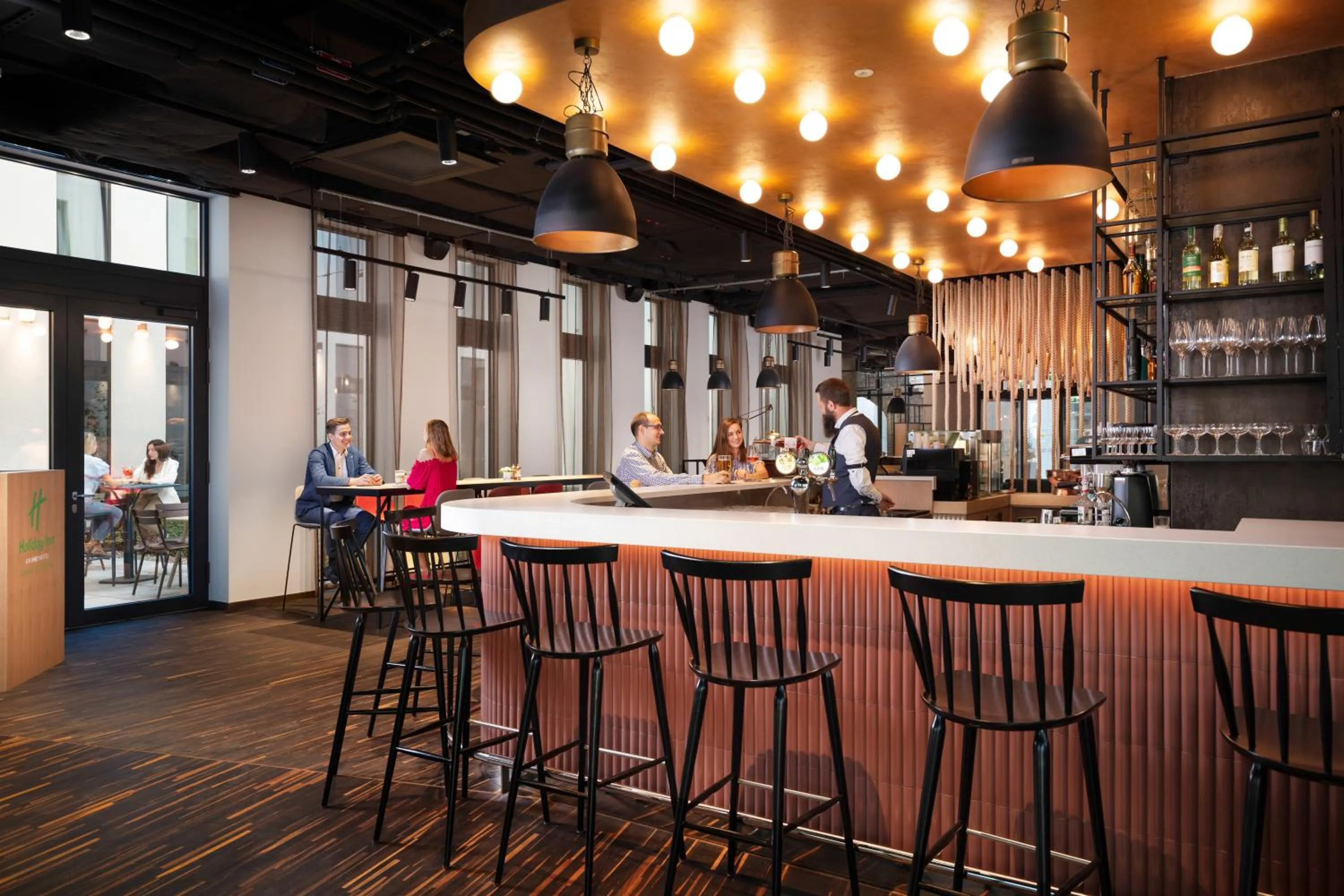 Lounge or bar in Holiday Inn Gdansk - City Centre by IHG