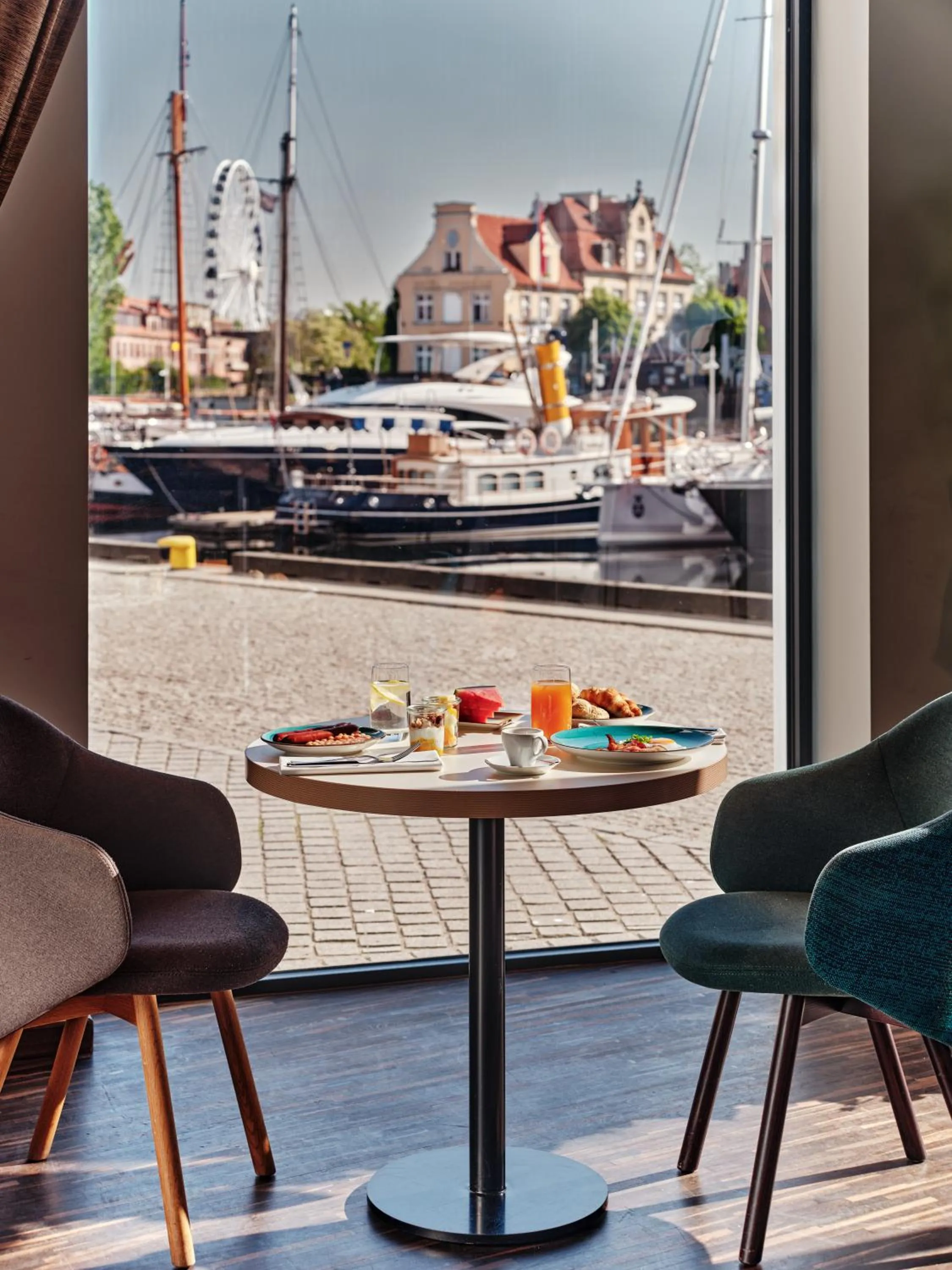 Food and drinks in Holiday Inn Gdansk - City Centre by IHG