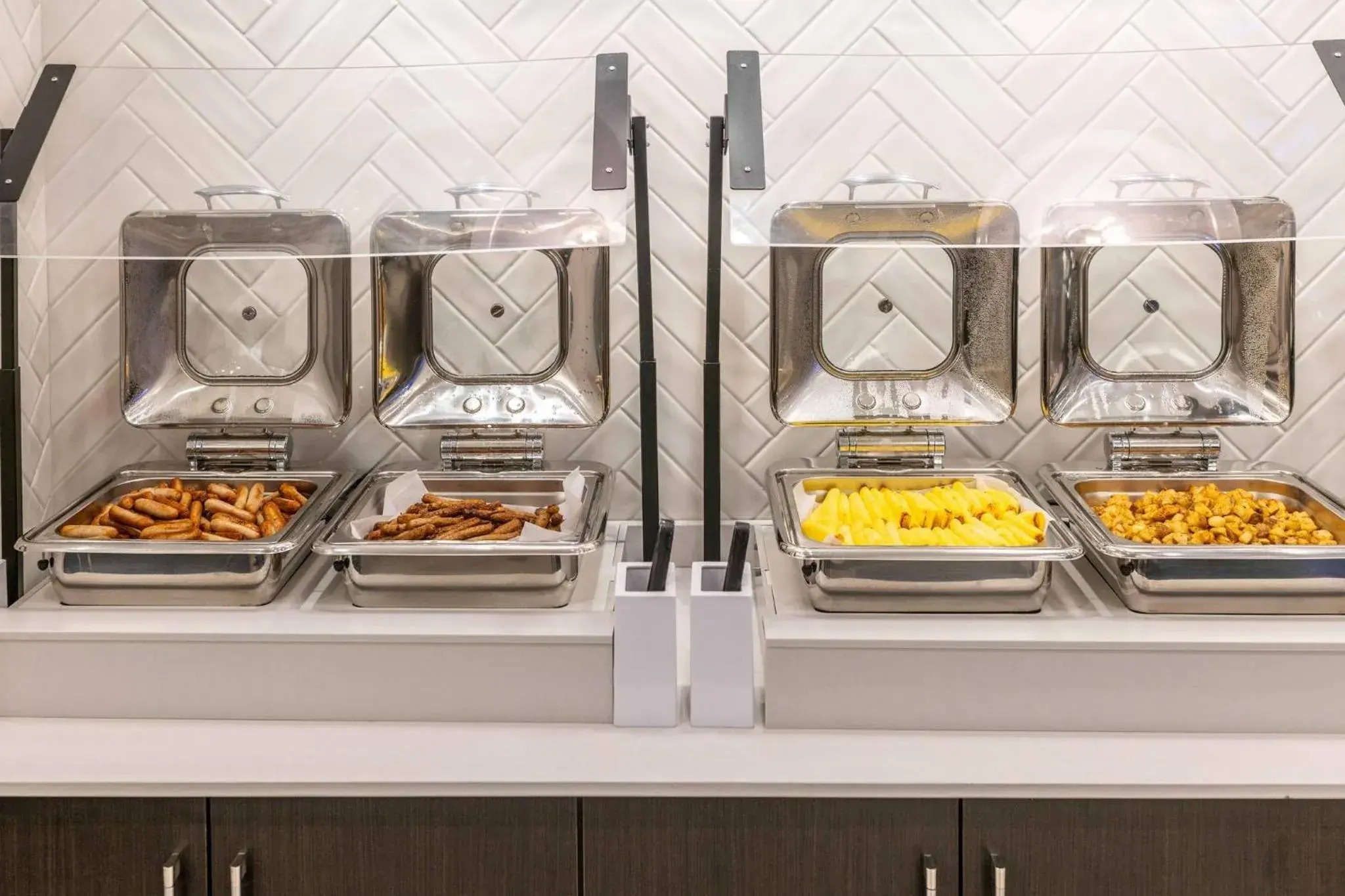 Breakfast in Holiday Inn Express & Suites - Halifax – Dartmouth Breakfast in Holiday Inn Express & Suites - Halifax – Dartmouth