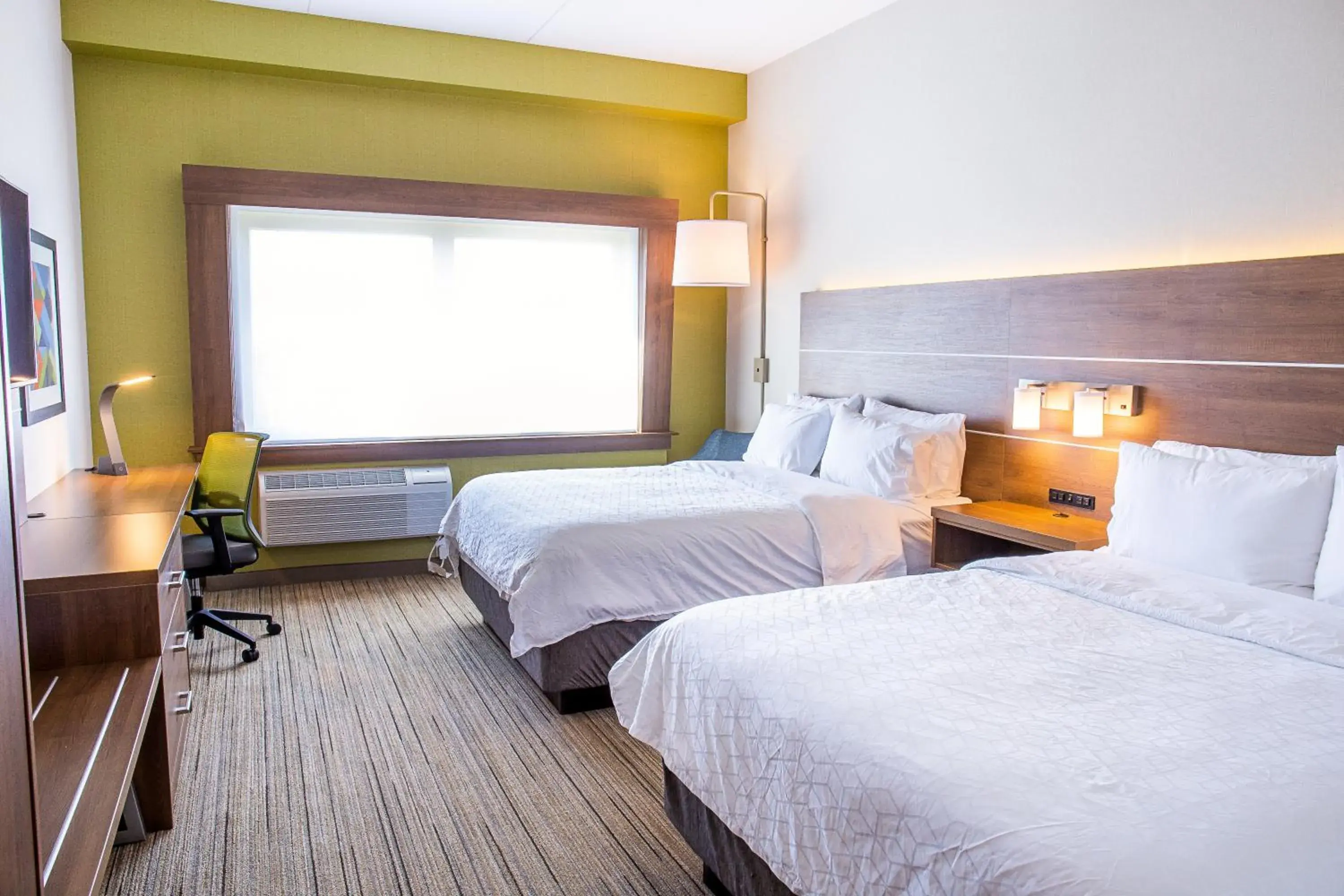 Standard Queen Room with Two Queen Beds in Holiday Inn Express & Suites - Halifax – Dartmouth Standard Queen Room with Two Queen Beds in Holiday Inn Express & Suites - Halifax – Dartmouth