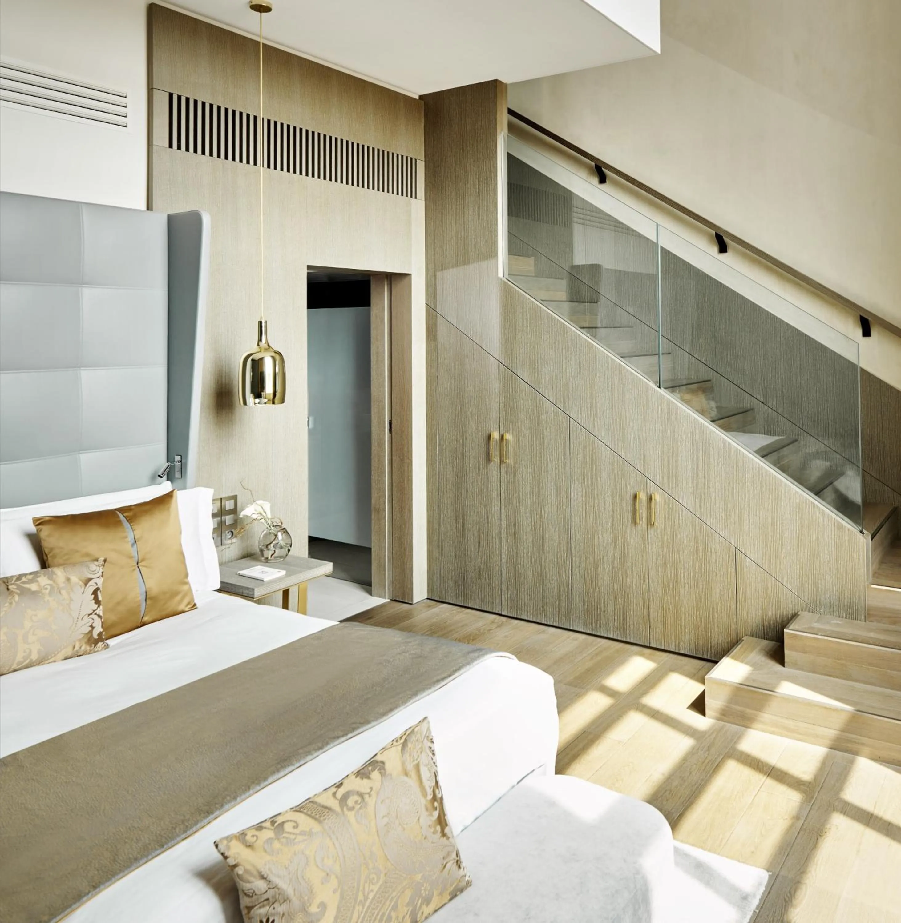 Photo of the whole room, Bed in InterContinental Lyon - Hotel Dieu by IHG