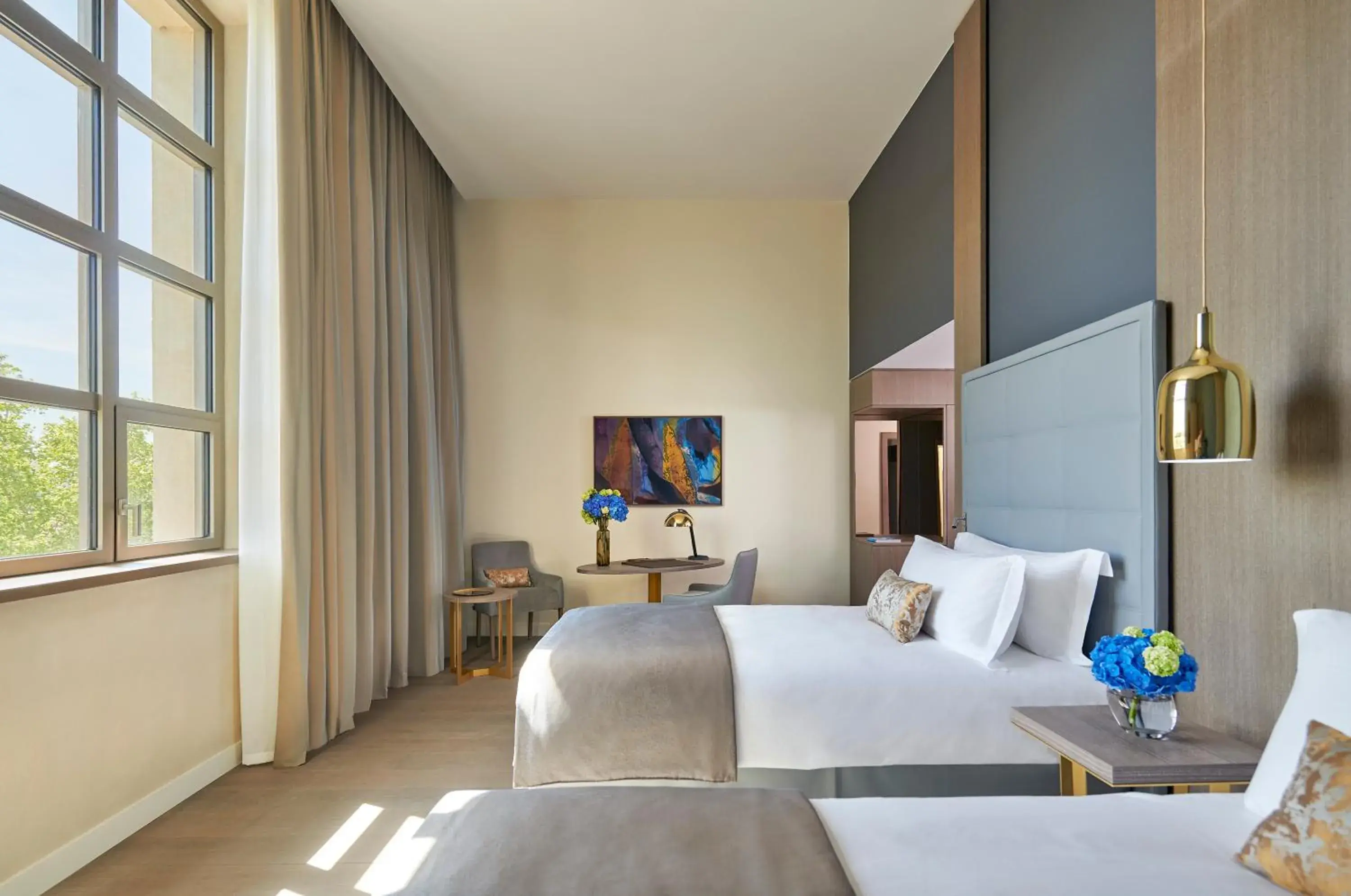 Premium Twin Room with River View in InterContinental Lyon - Hotel Dieu by IHG Premium Twin Room with River View in InterContinental Lyon - Hotel Dieu by IHG