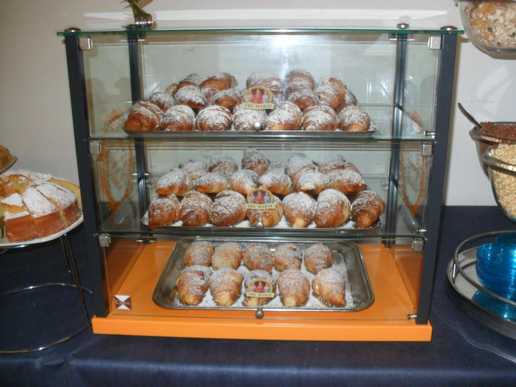 Continental breakfast, Food in Hotel Centrale