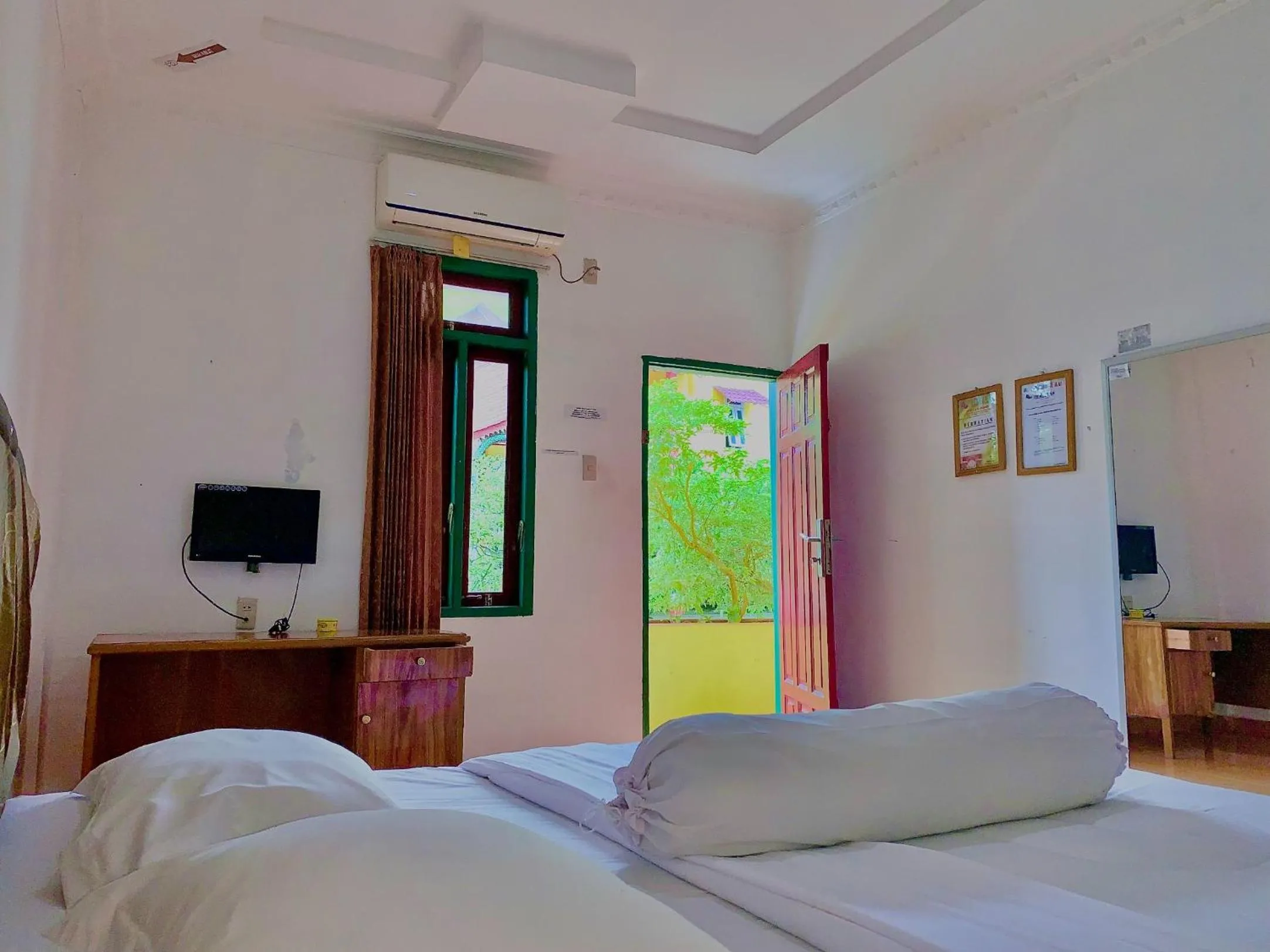 Bed in Hotel Rembulan