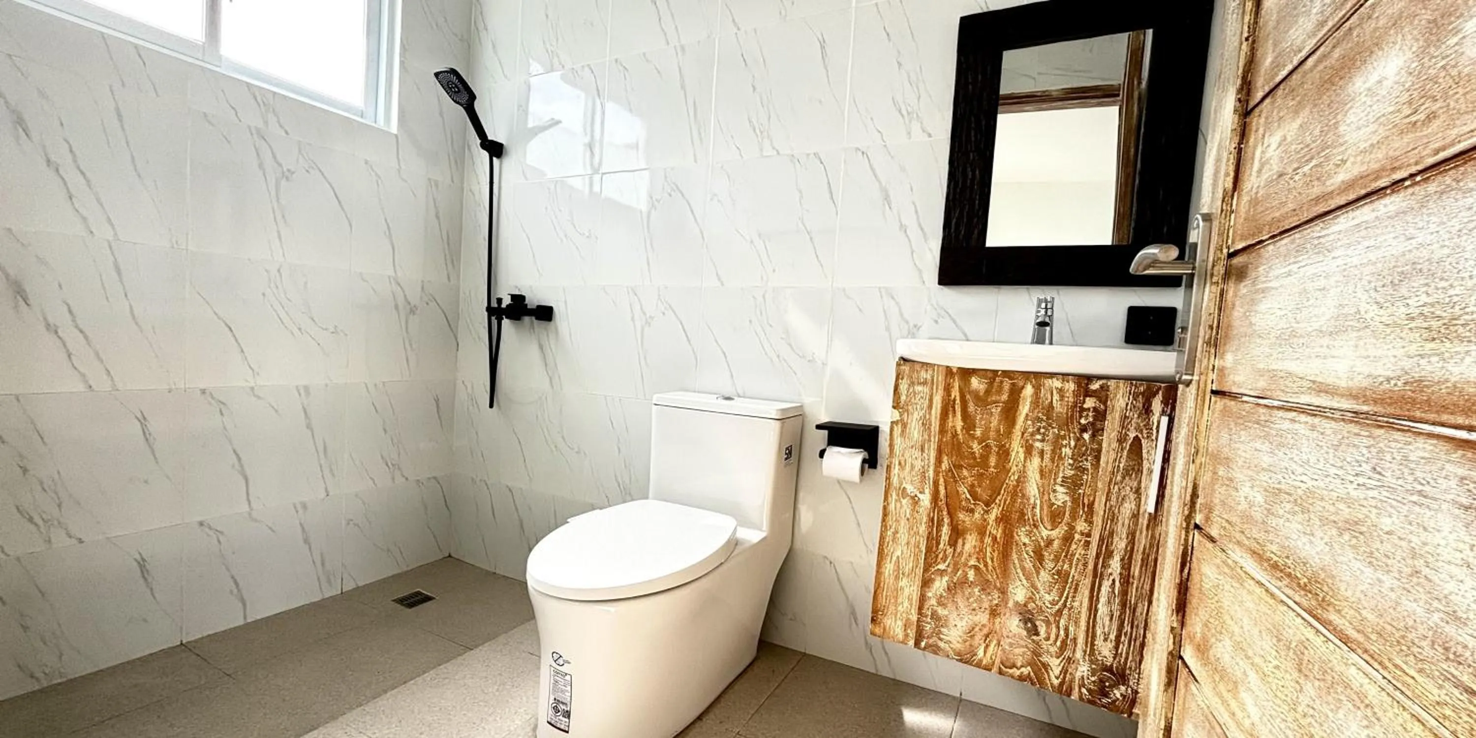 Bathroom in Villa Alisha Pererenan Canggu