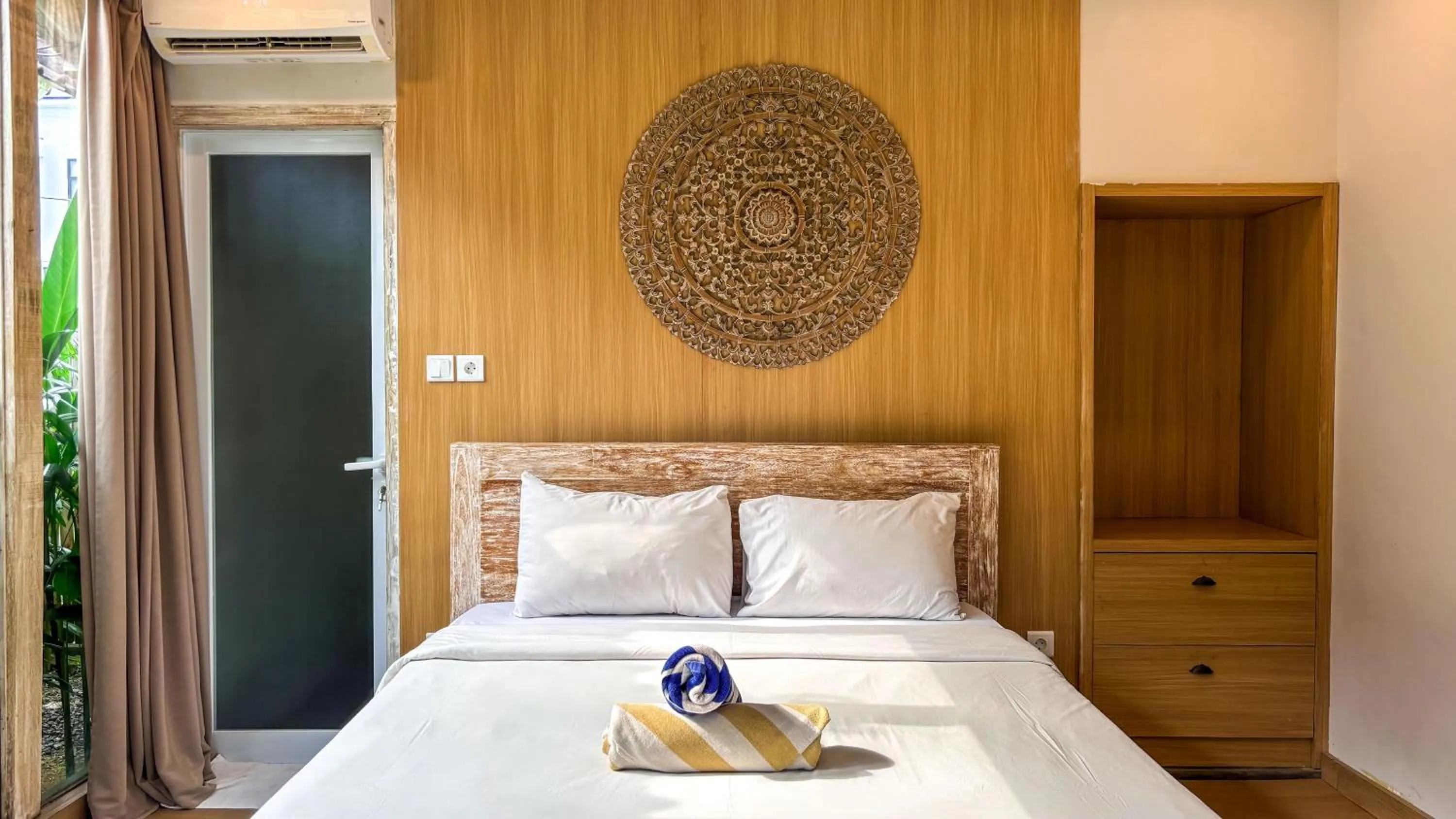 Bed in Villa Alisha Pererenan Canggu