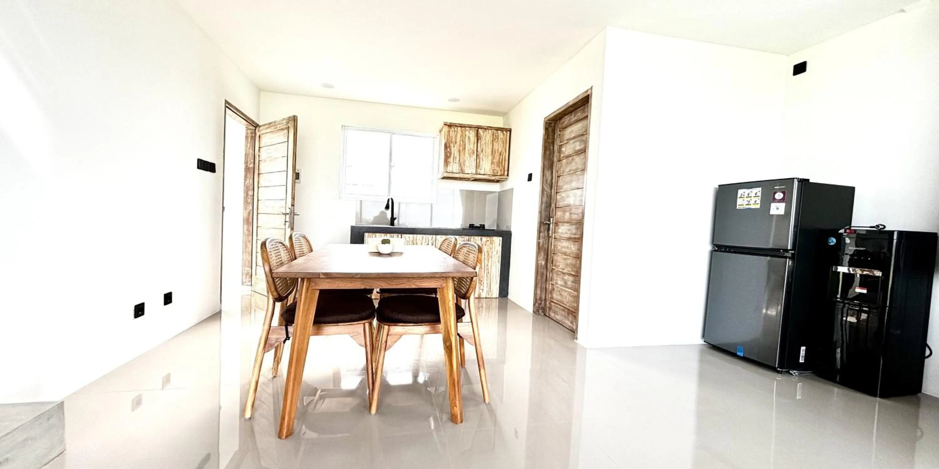 Dining area in Villa Alisha Pererenan Canggu
