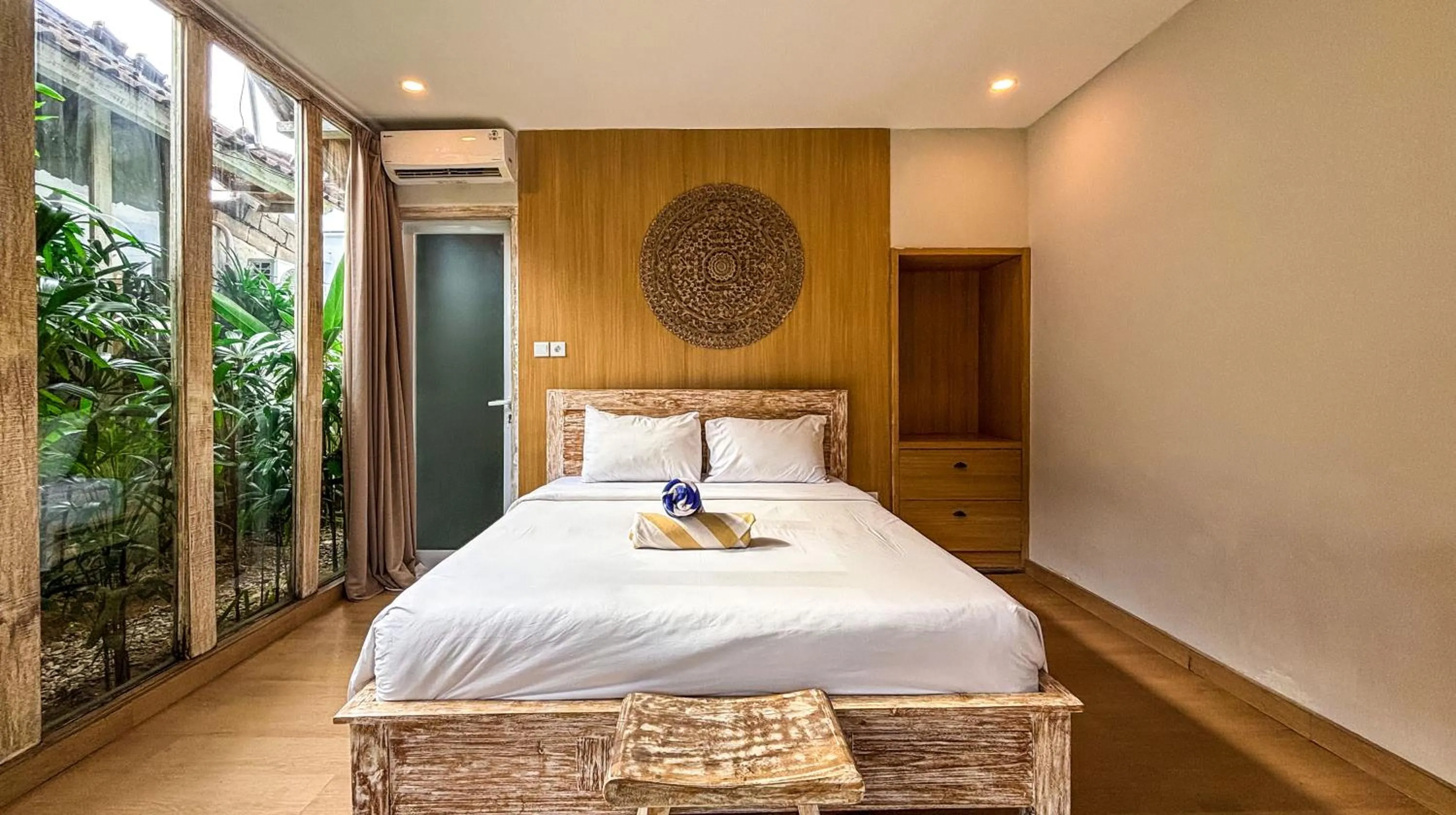 Bed in Villa Alisha Pererenan Canggu