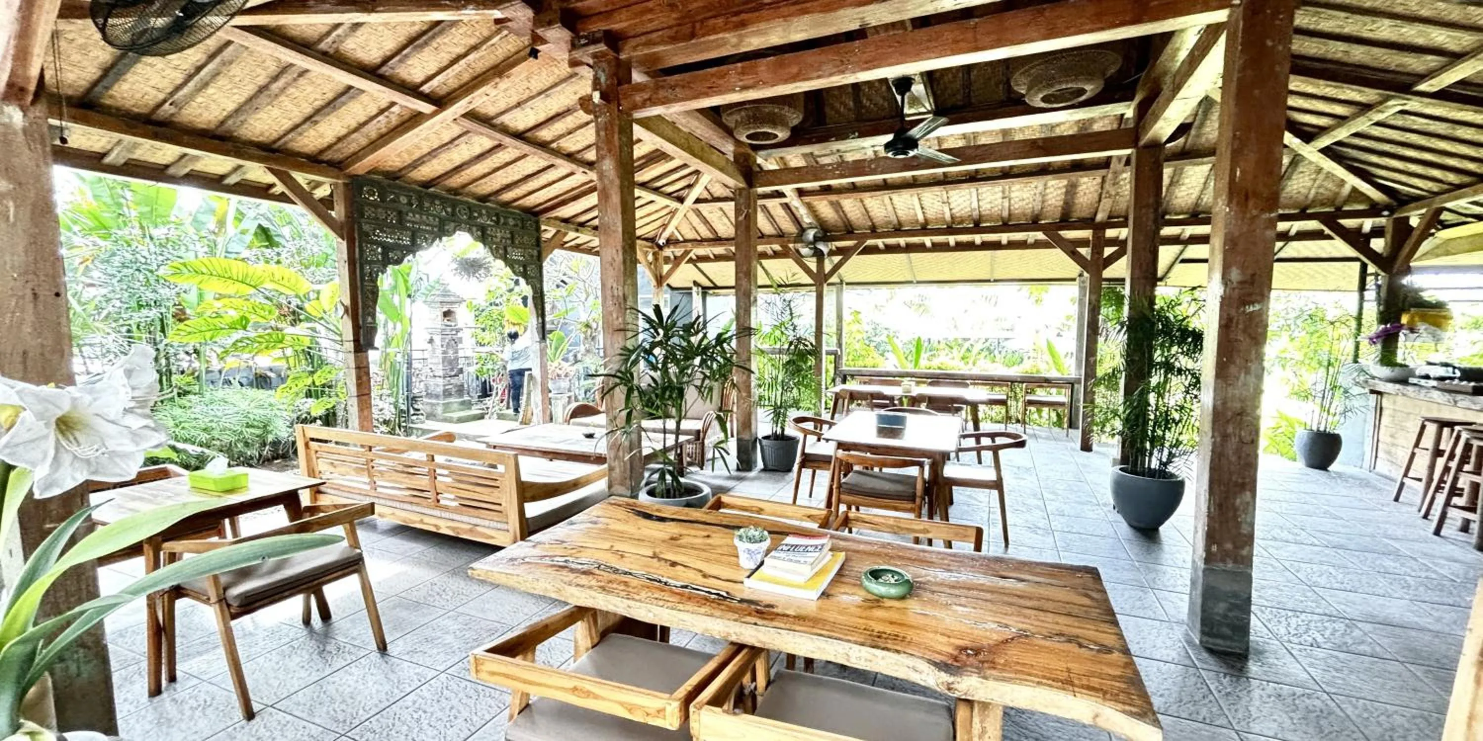 Restaurant/places to eat in Villa Alisha Pererenan Canggu