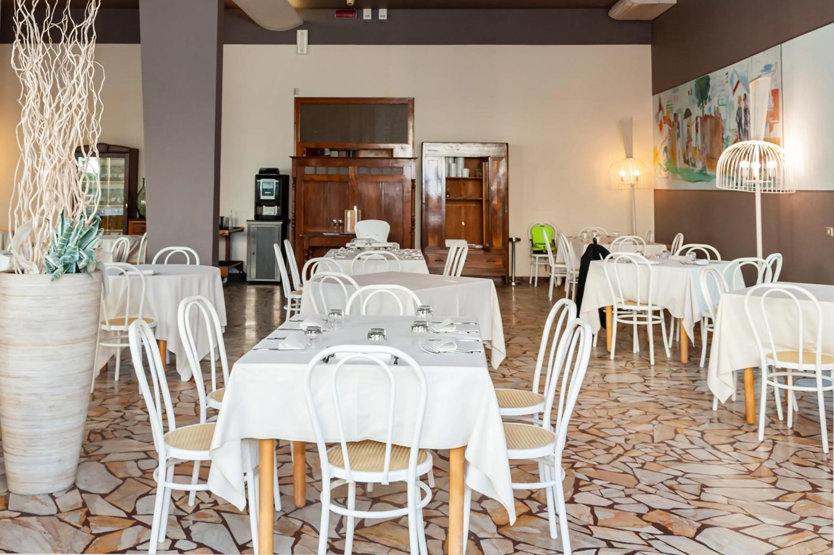 Restaurant/places to eat in HOTEL TRIONFAL - Fronte Mare - Vicinissimi al Centro