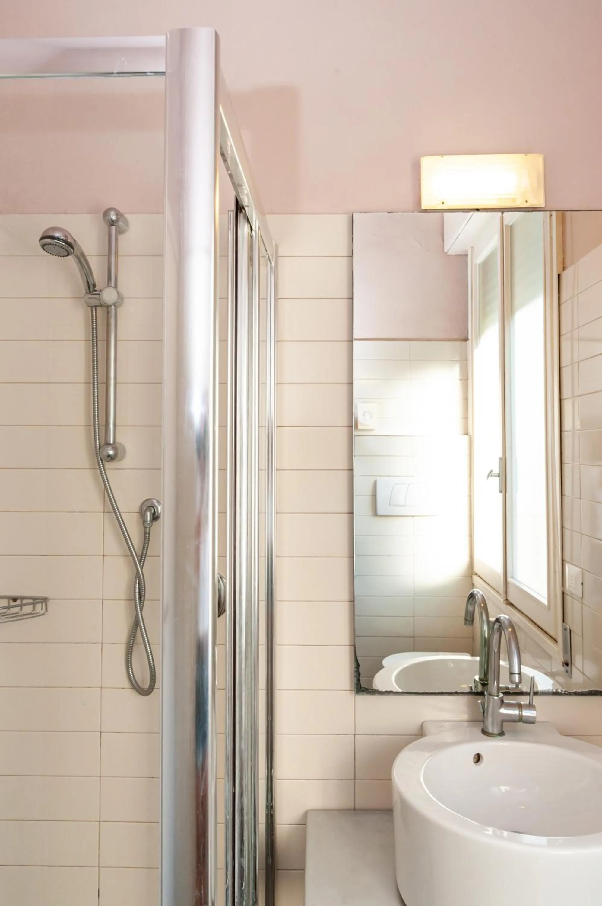 Shower in HOTEL TRIONFAL - Fronte Mare - Vicinissimi al Centro