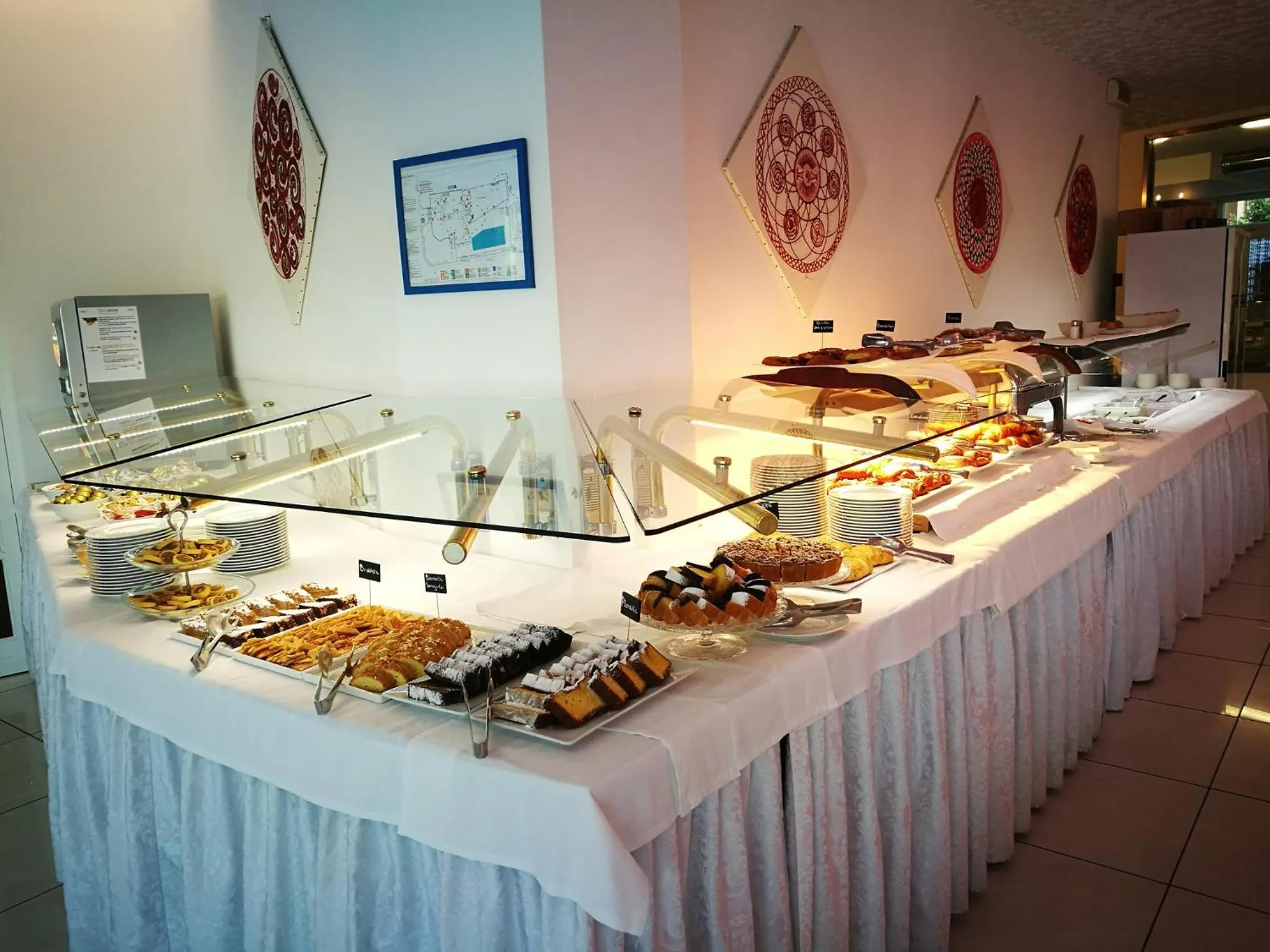 Buffet breakfast in Hotel Buratti