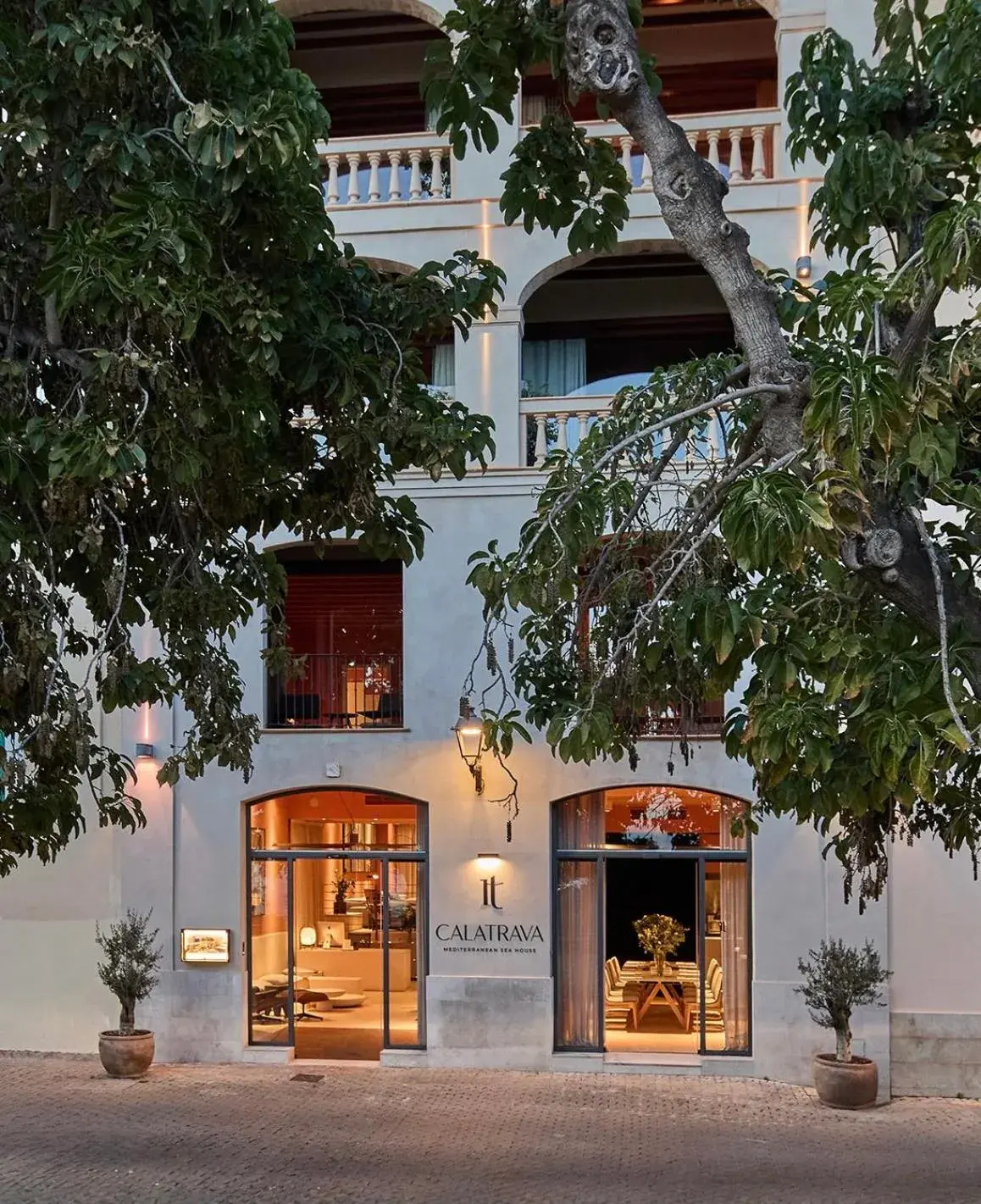 Facade/entrance in Calatrava Hotel Facade/entrance in Calatrava Hotel