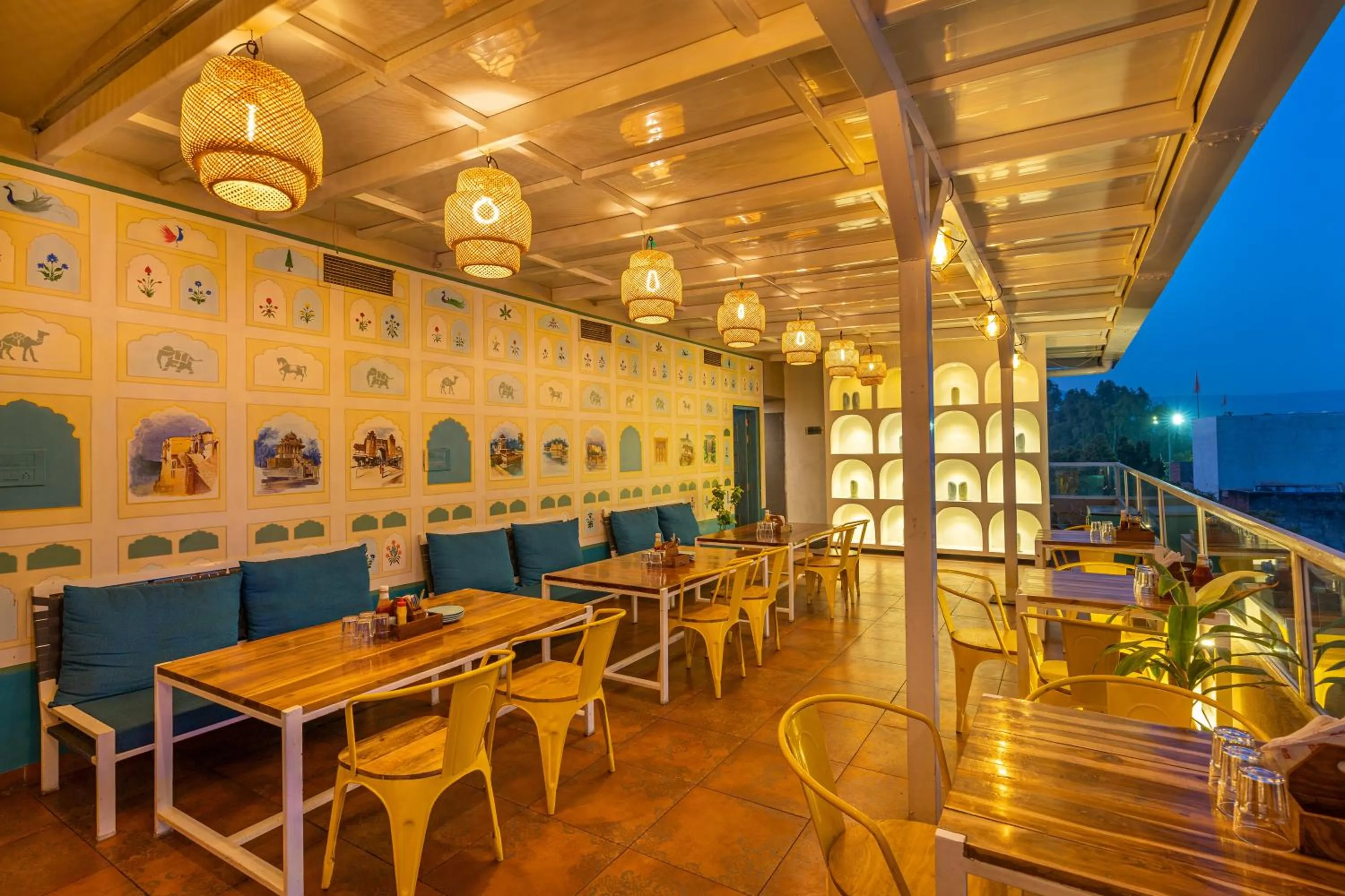 Restaurant/places to eat in Zostel Bundi