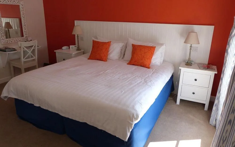 Bed in The Rose & Crown, Snettisham